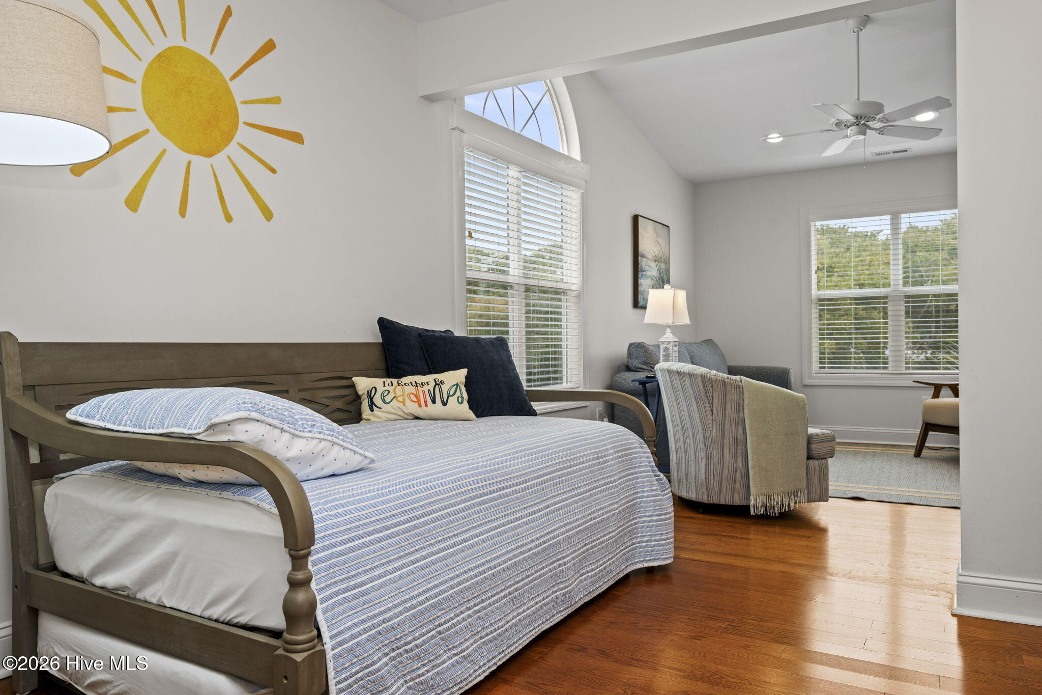 100557272 | Photo 31