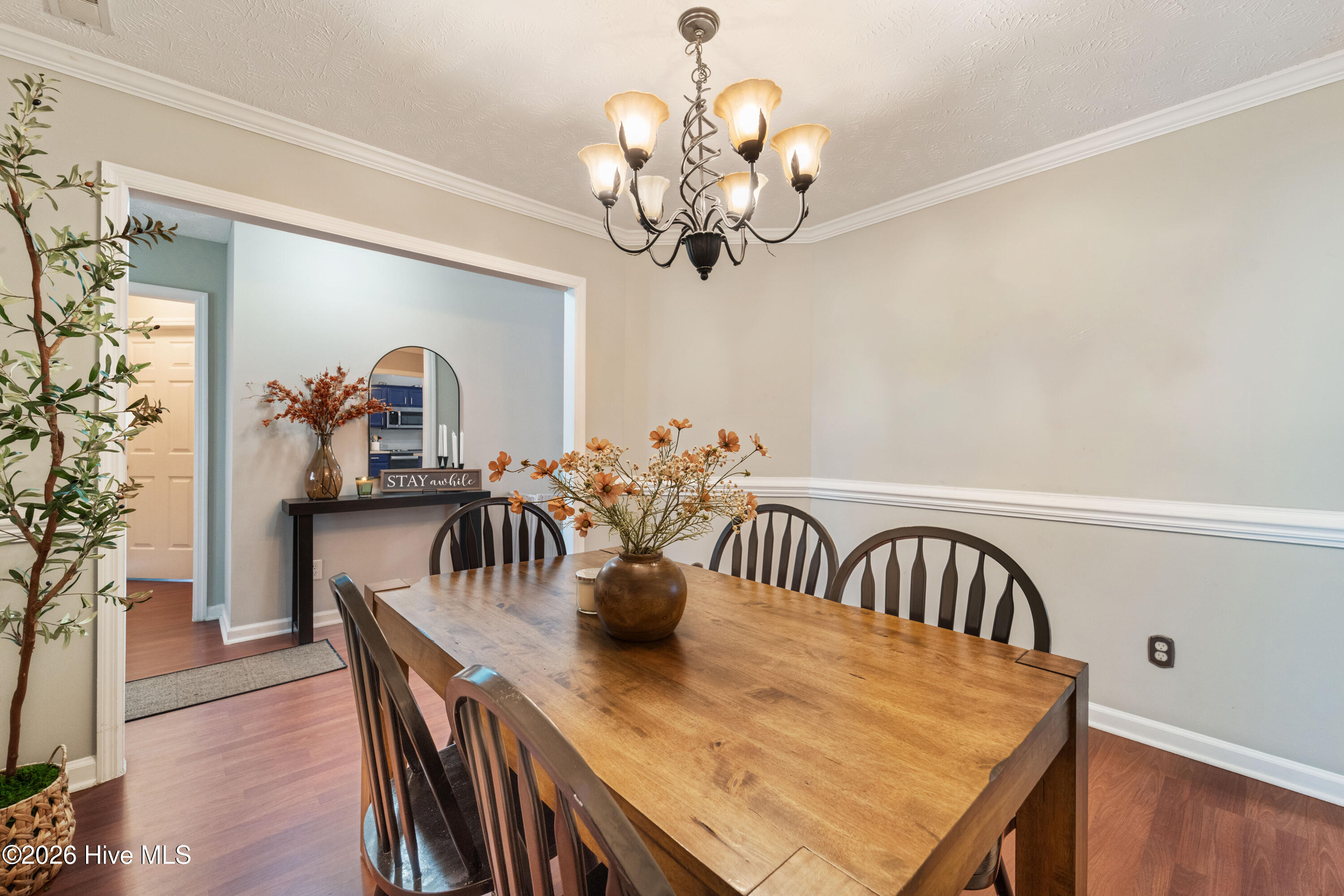 100550973 | Photo 25