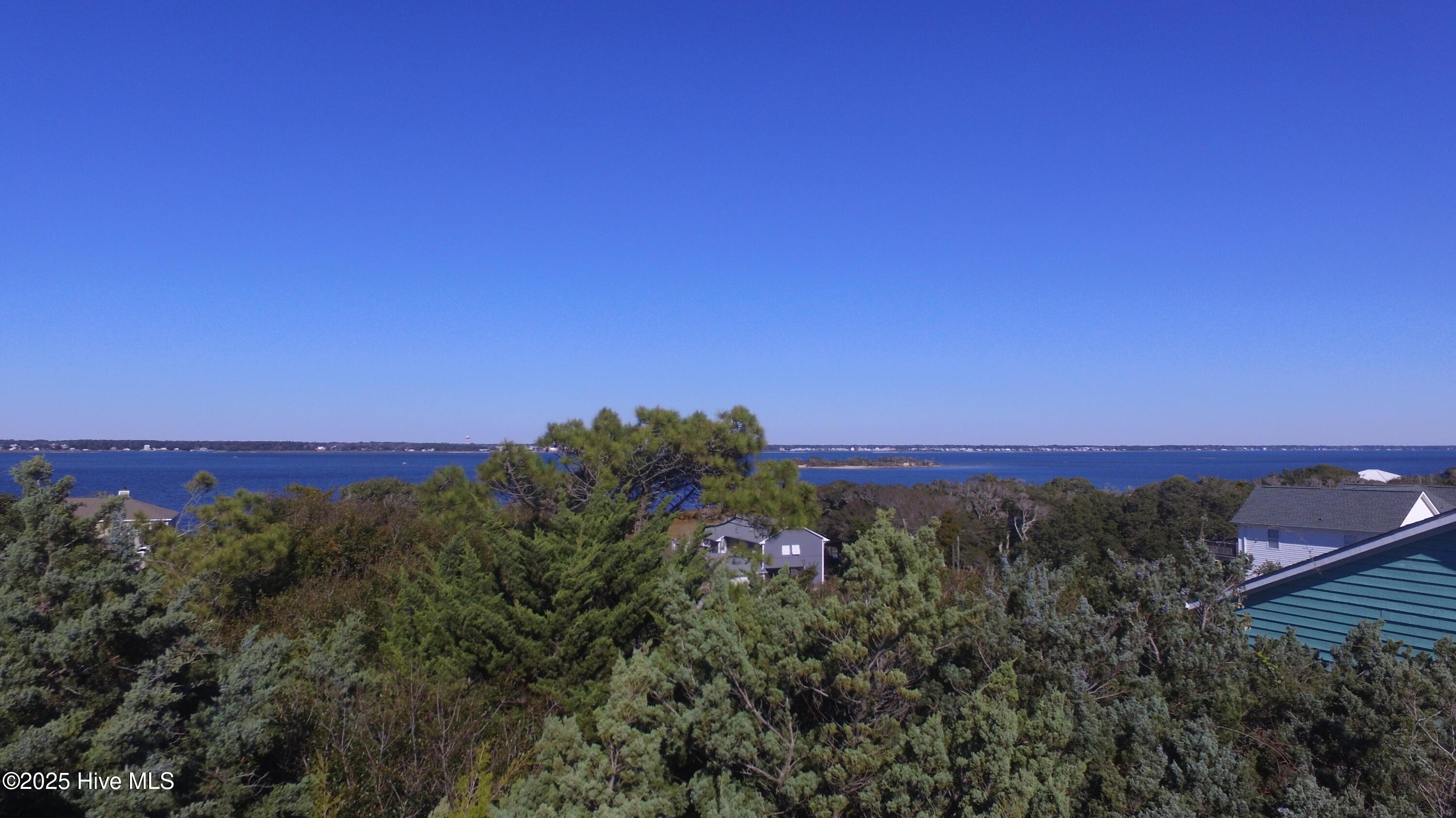 Homes for sale in Emerald Isle, NC | 5204 Emerald Dr, Emerald Isle, NC 28594 | MLS# 100542908