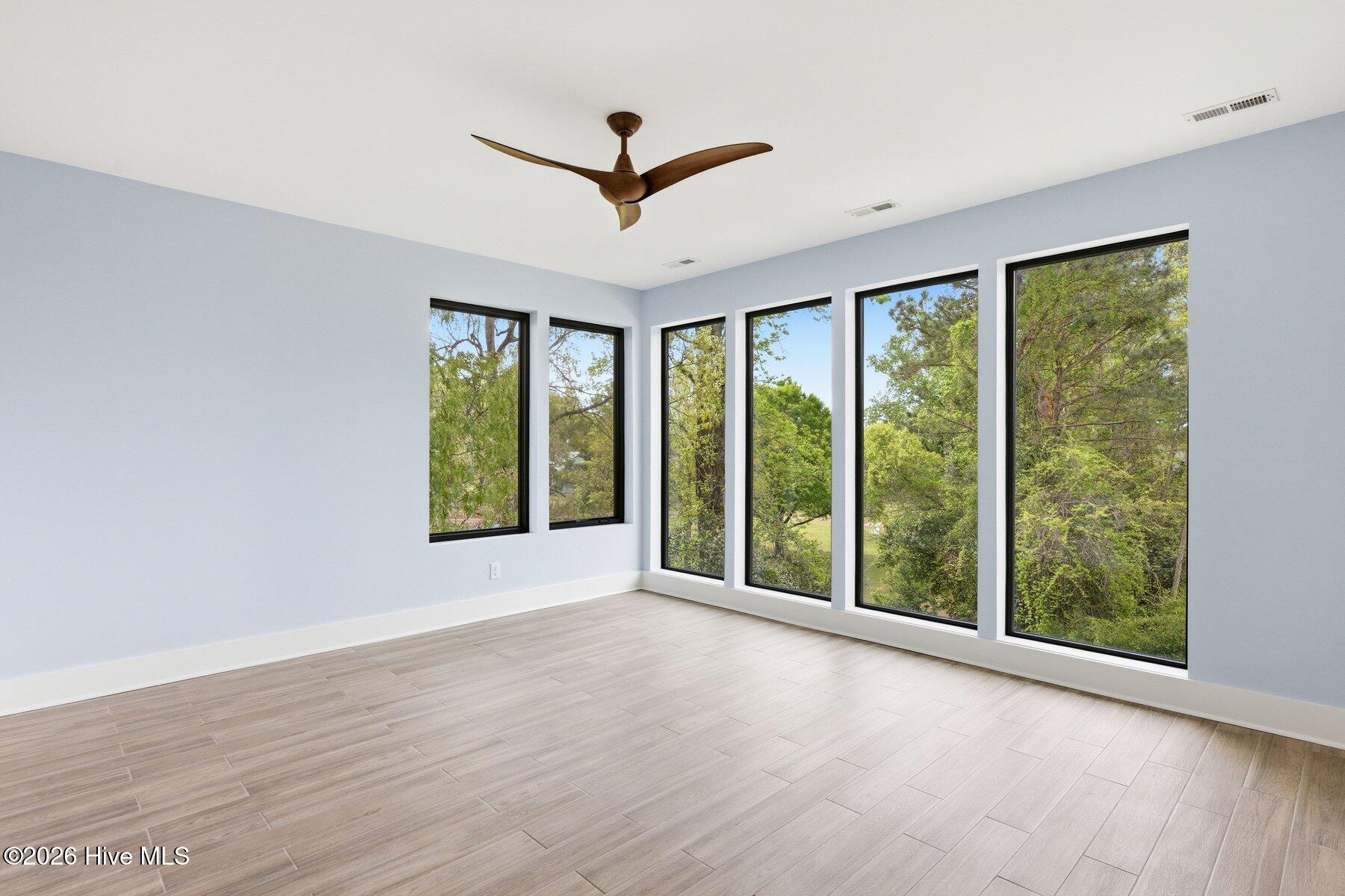 100566694 | Photo 26