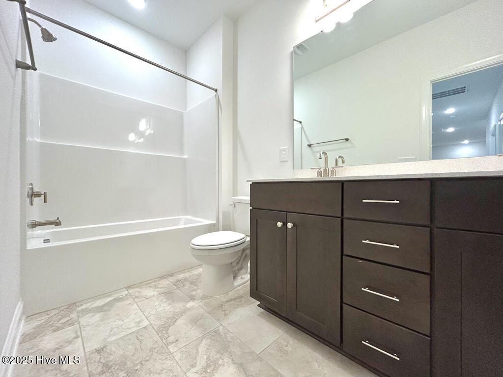 100510036 | Photo 51