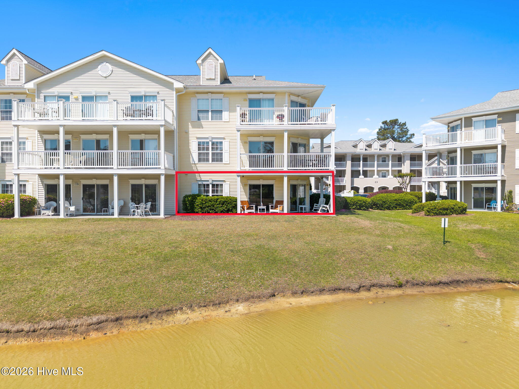 100567876 | Photo 33