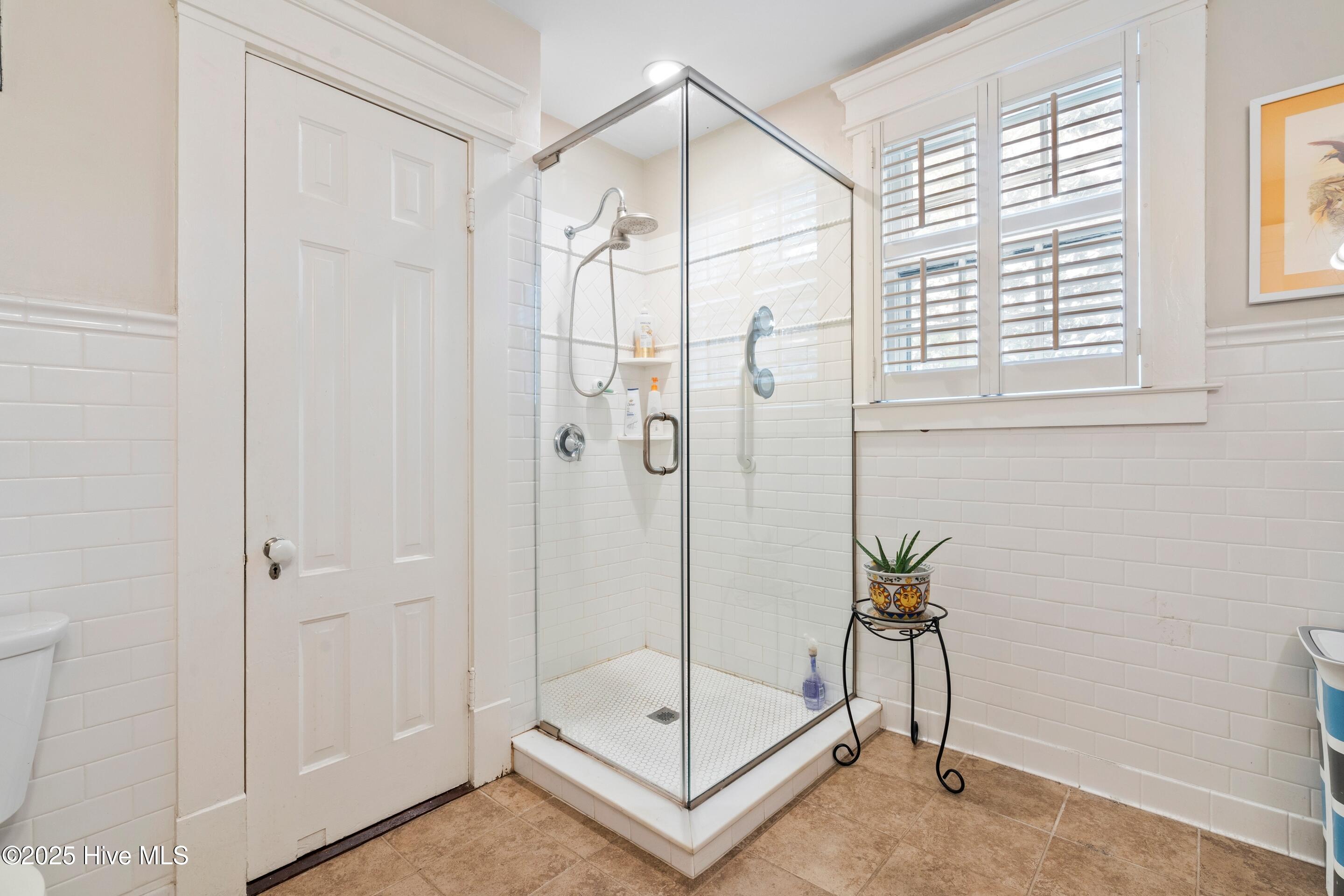 100553658 | Photo 40