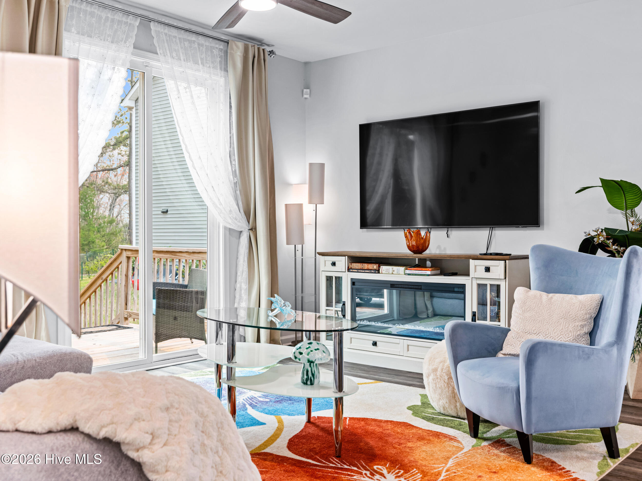 100562938 | Photo 21