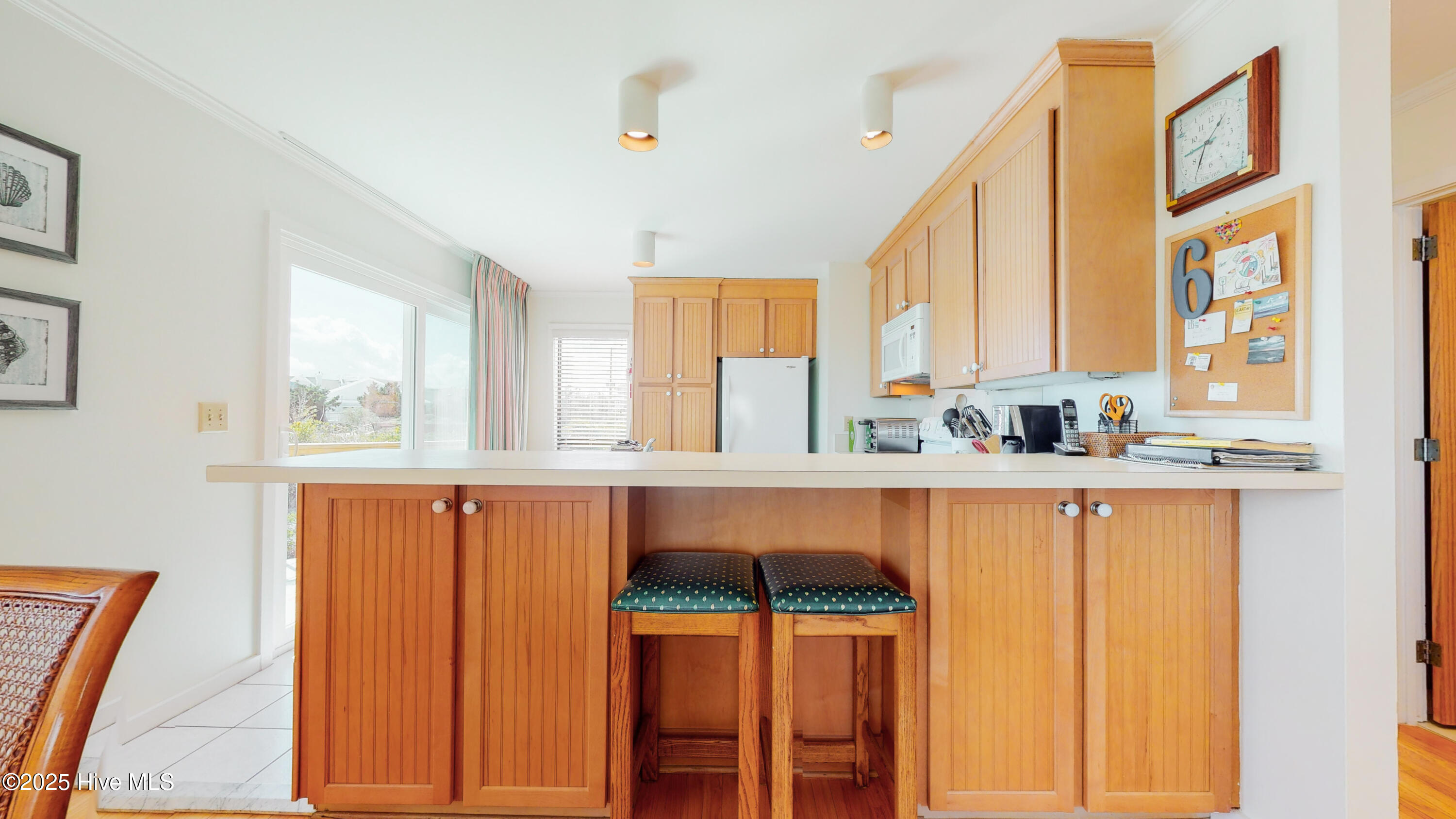 100529389 | Photo 33