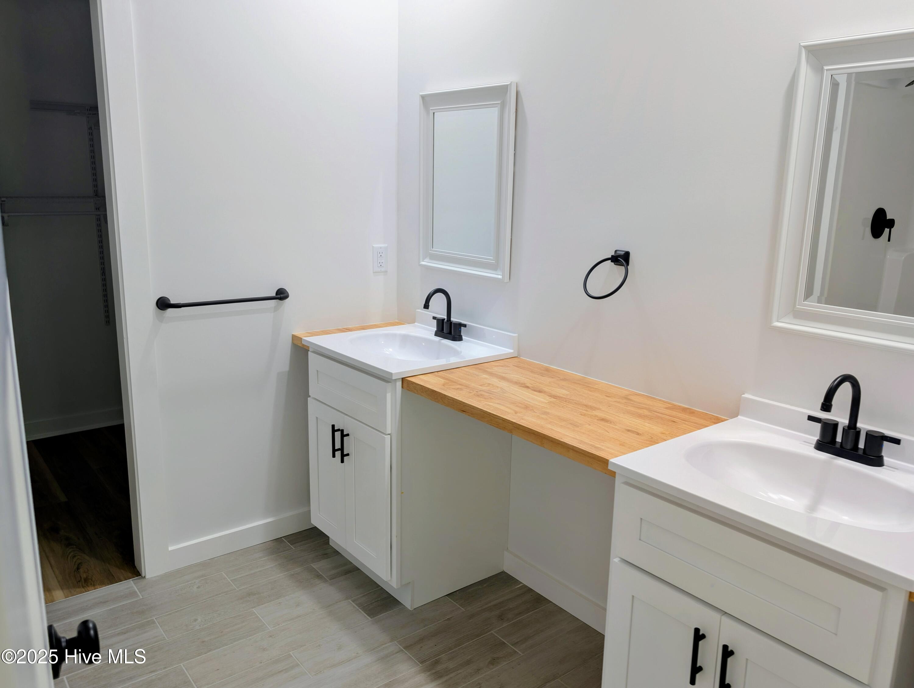 100519654 | Photo 14