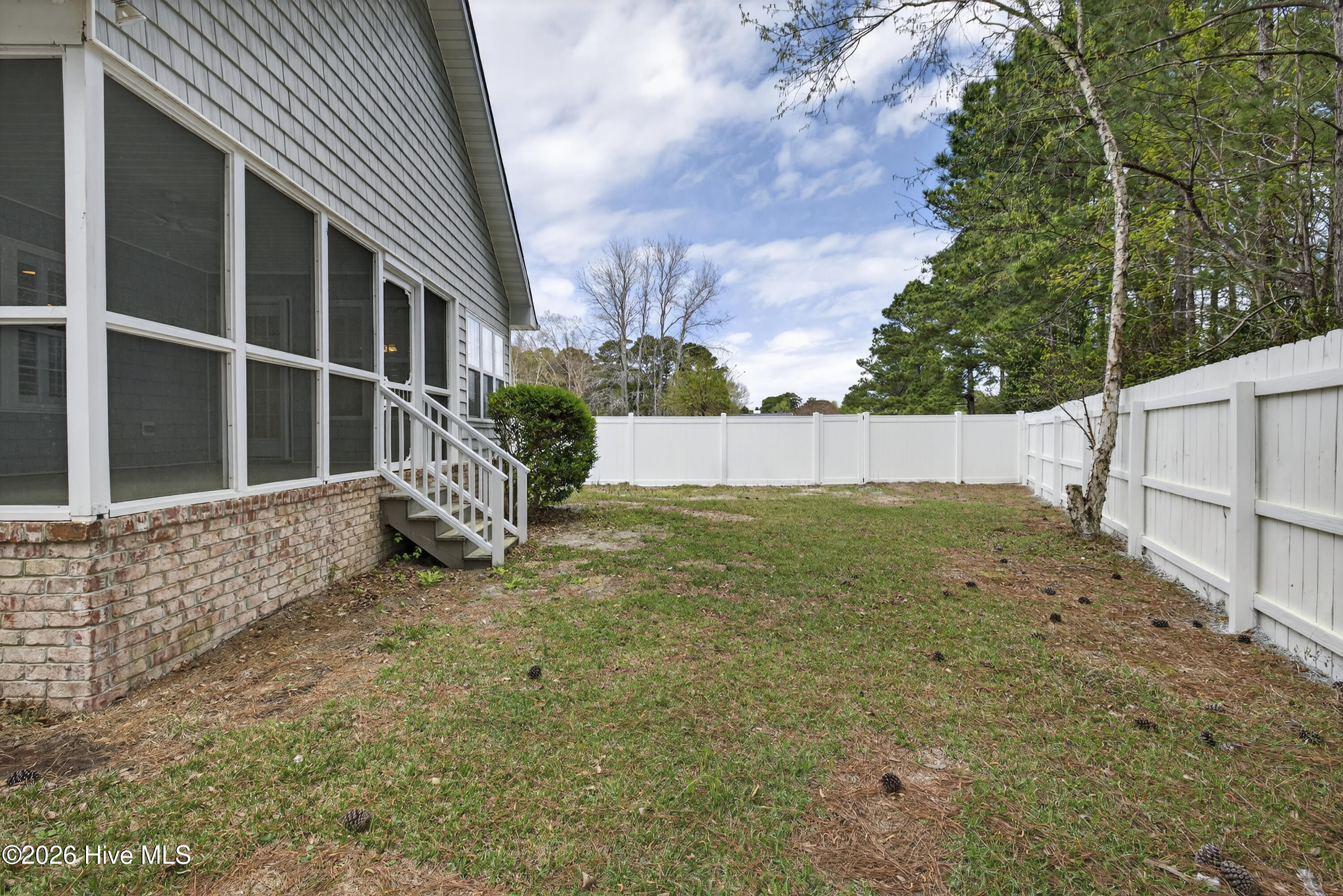 100563157 | Photo 27