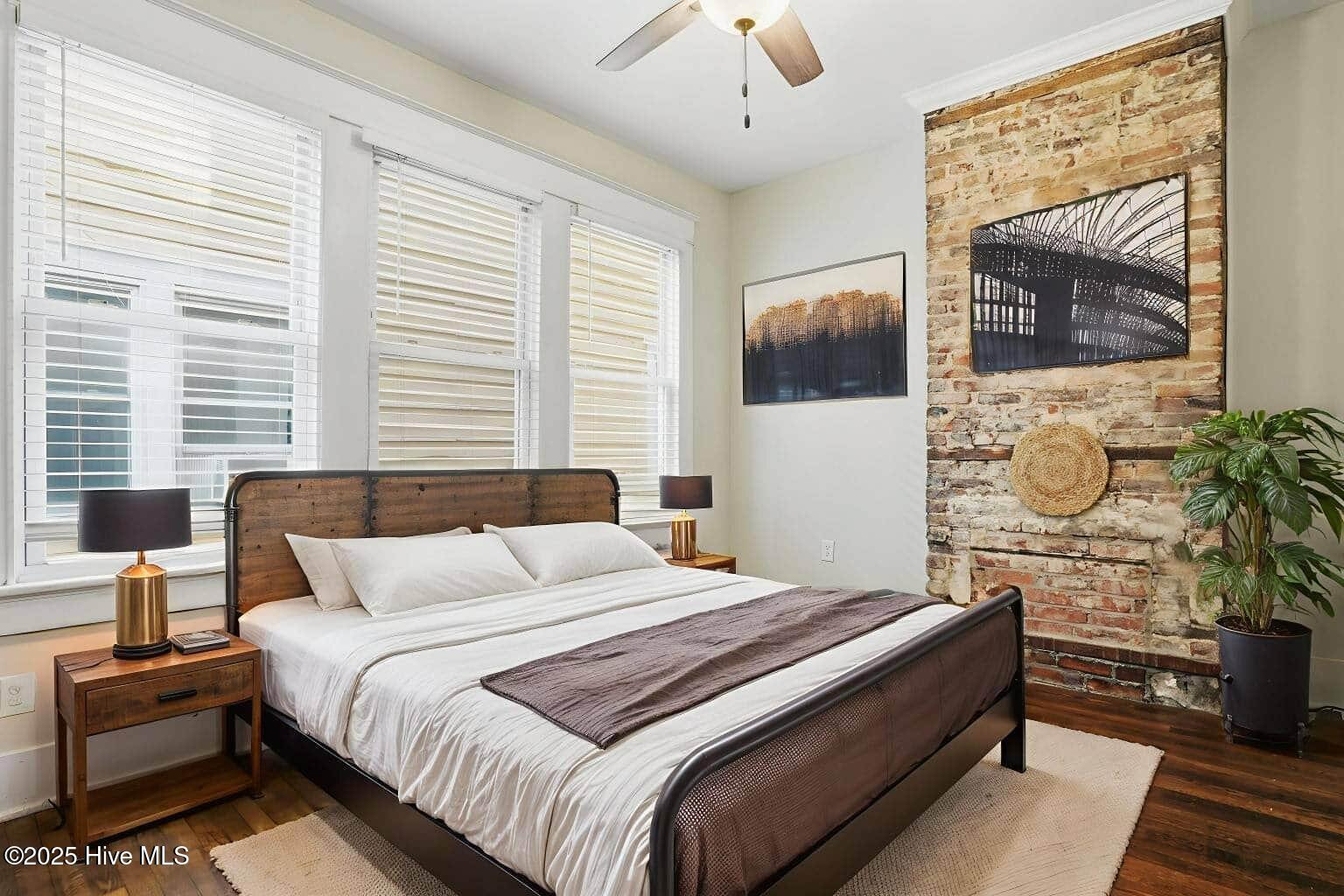 100542379 | Photo 23