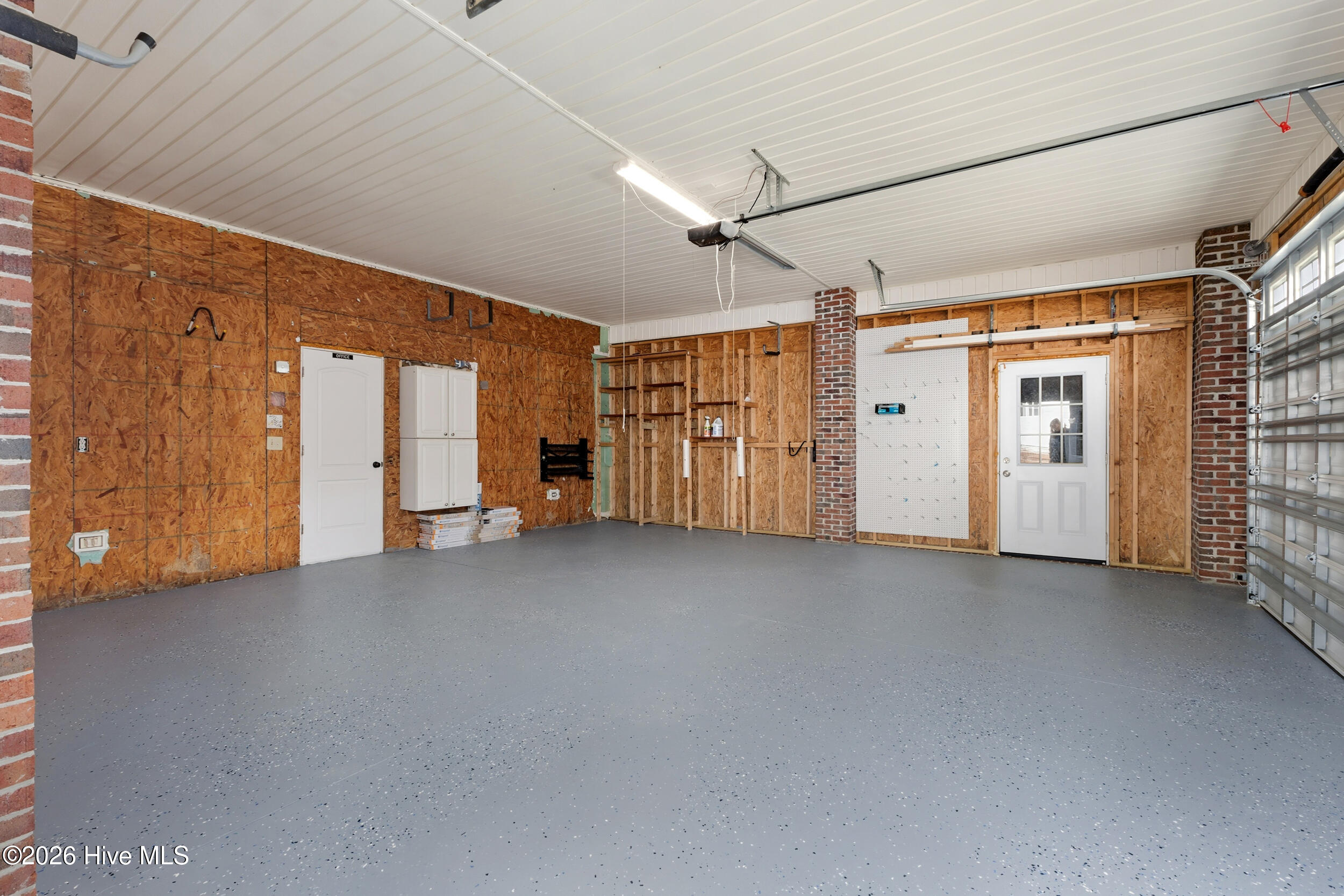 100552427 | Photo 44