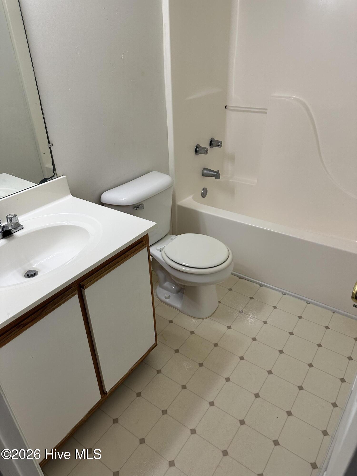 100553946 | Photo 10