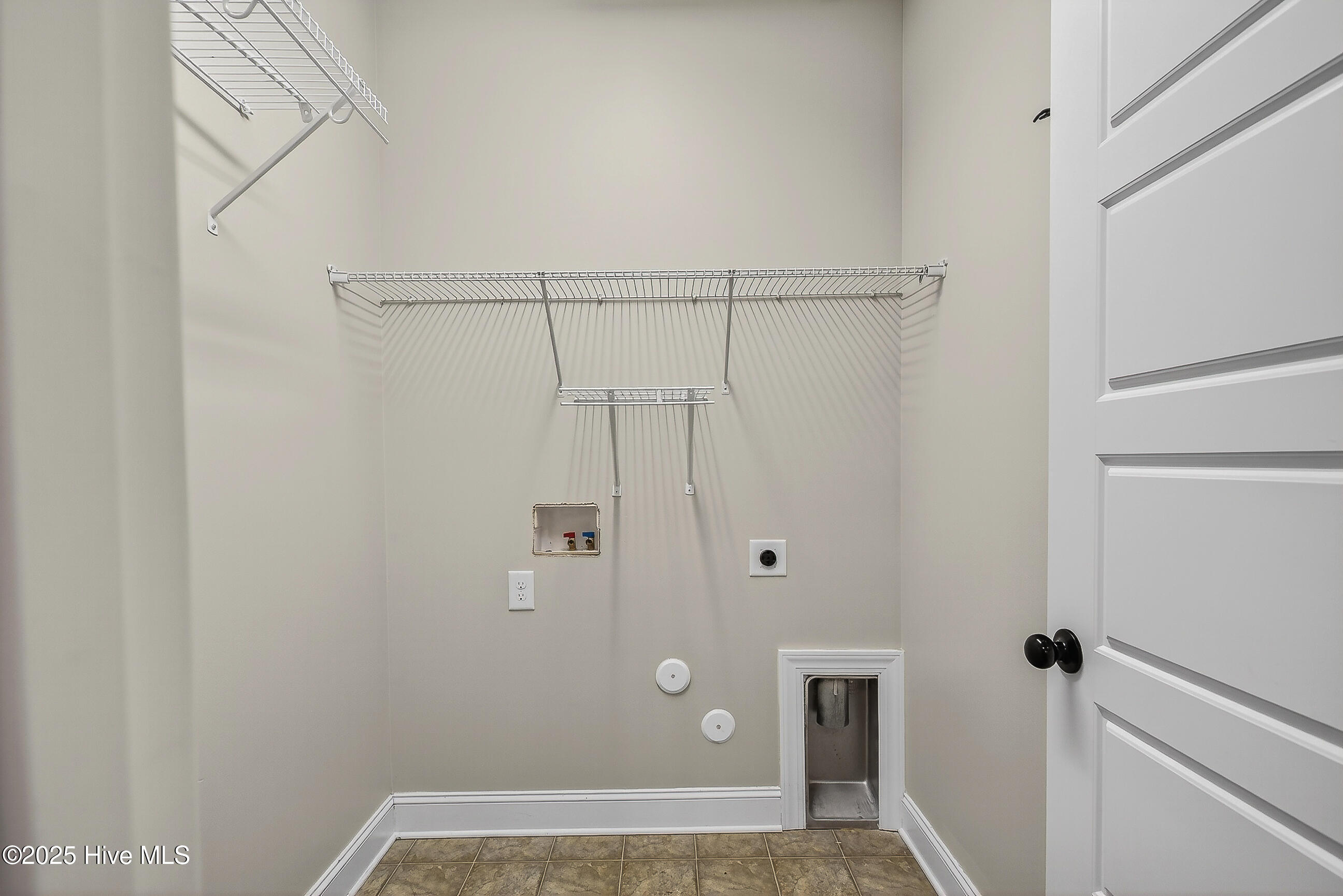 100534677 | Photo 26