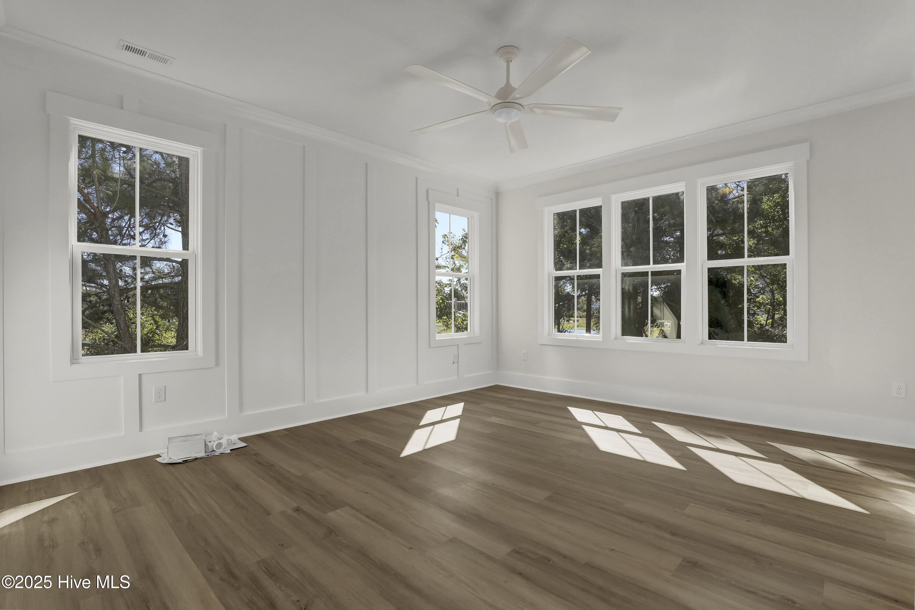 100536575 | Photo 11