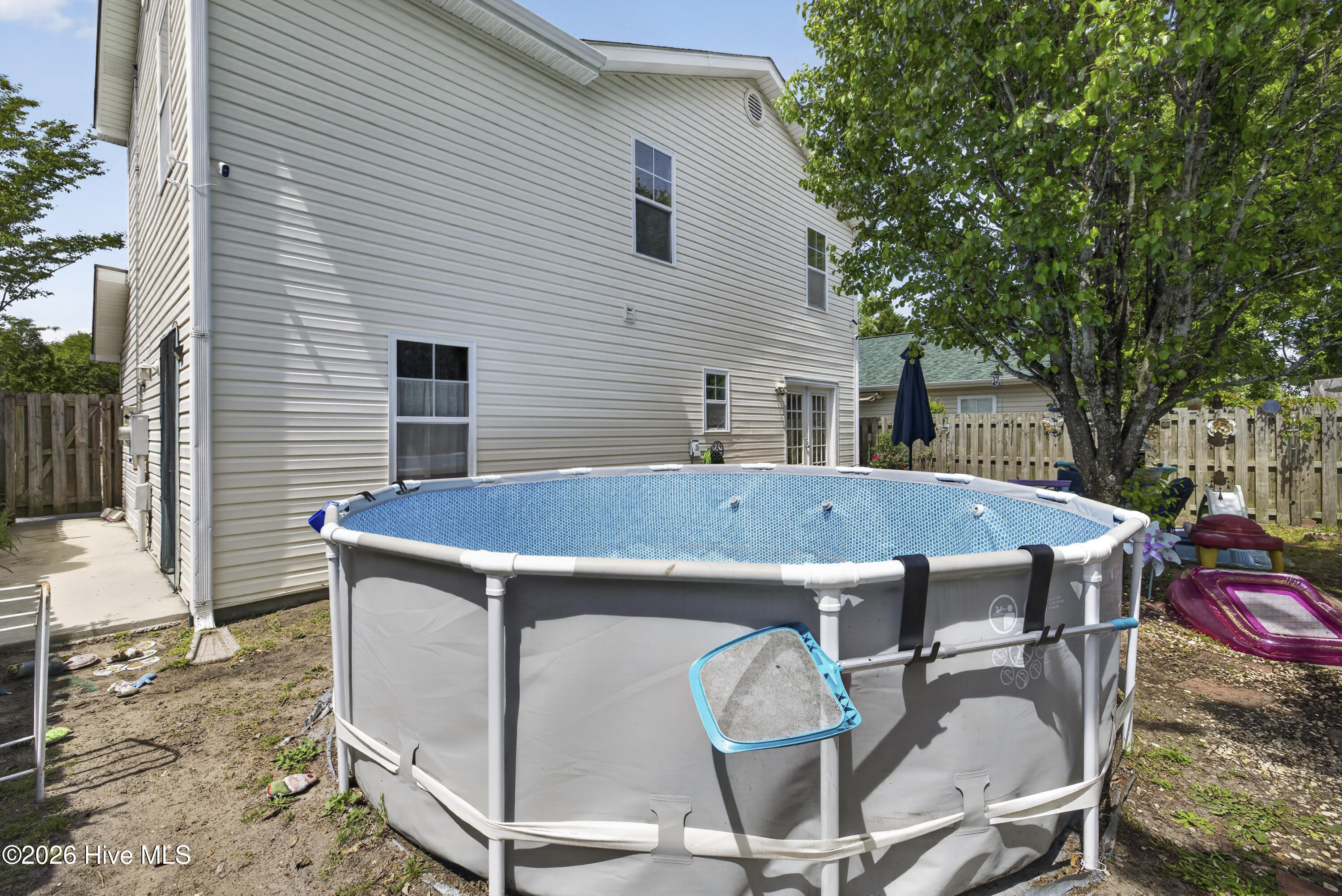 100567441 | Photo 29