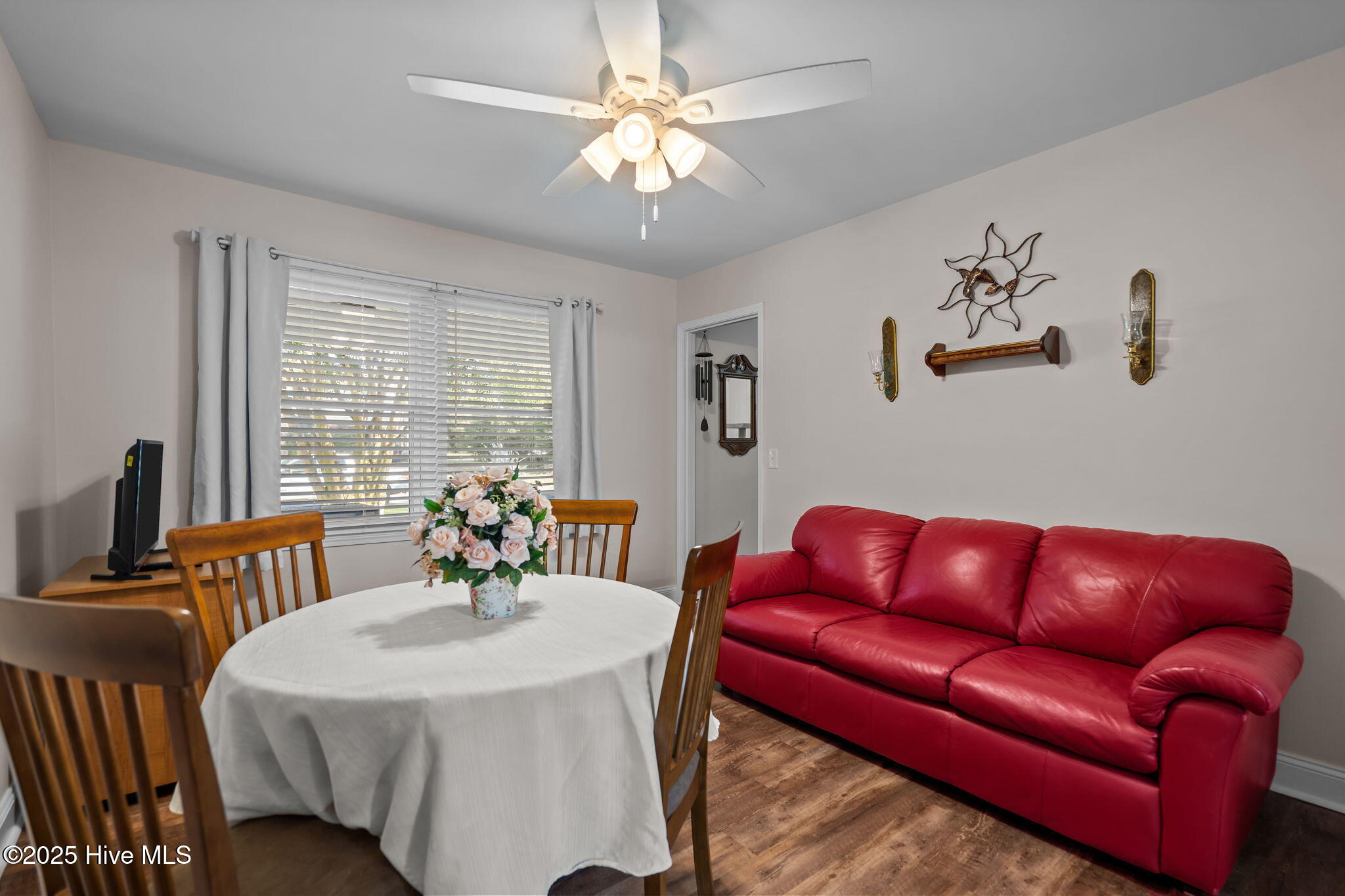 100551832 | Photo 23