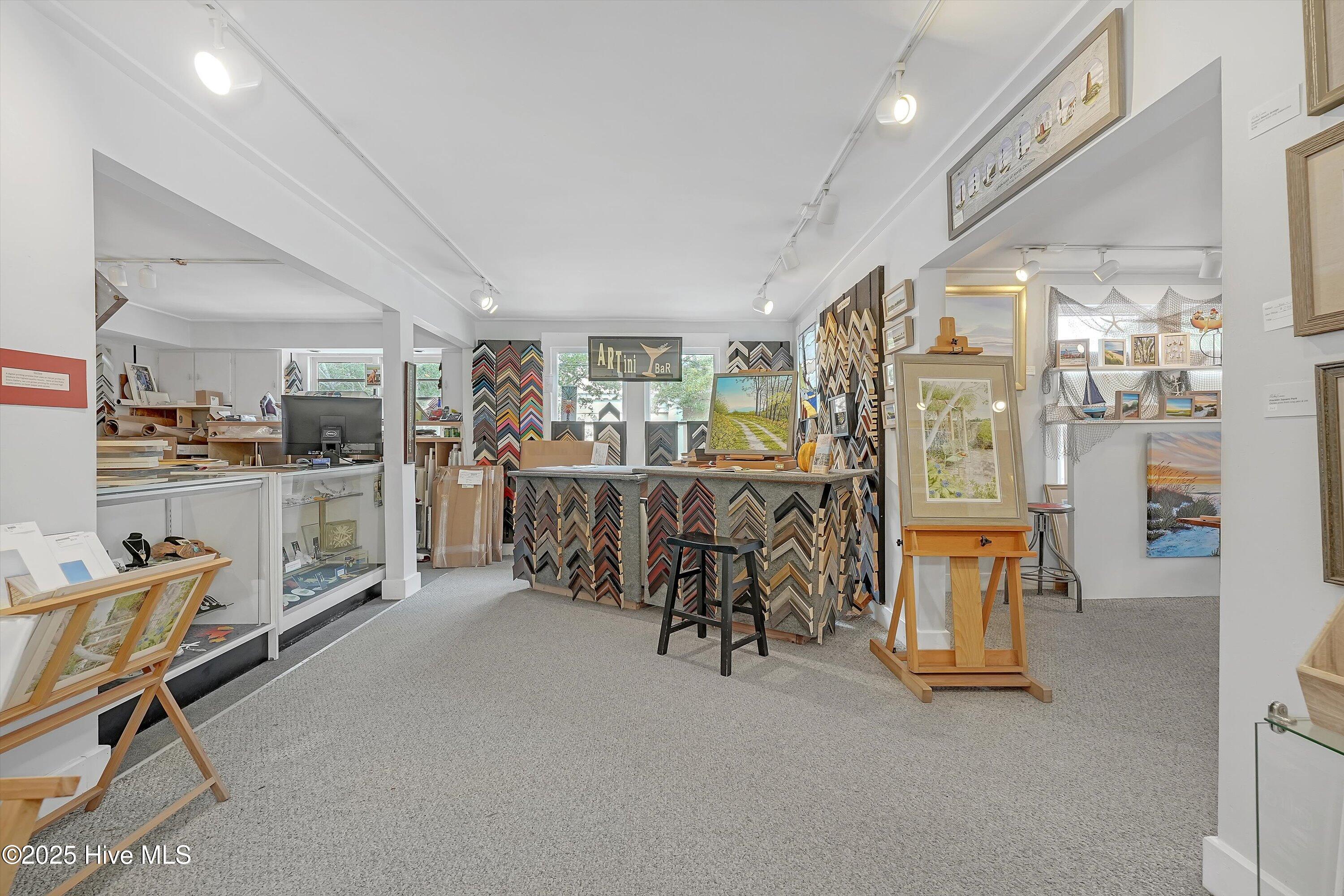 100530125 | Photo 20