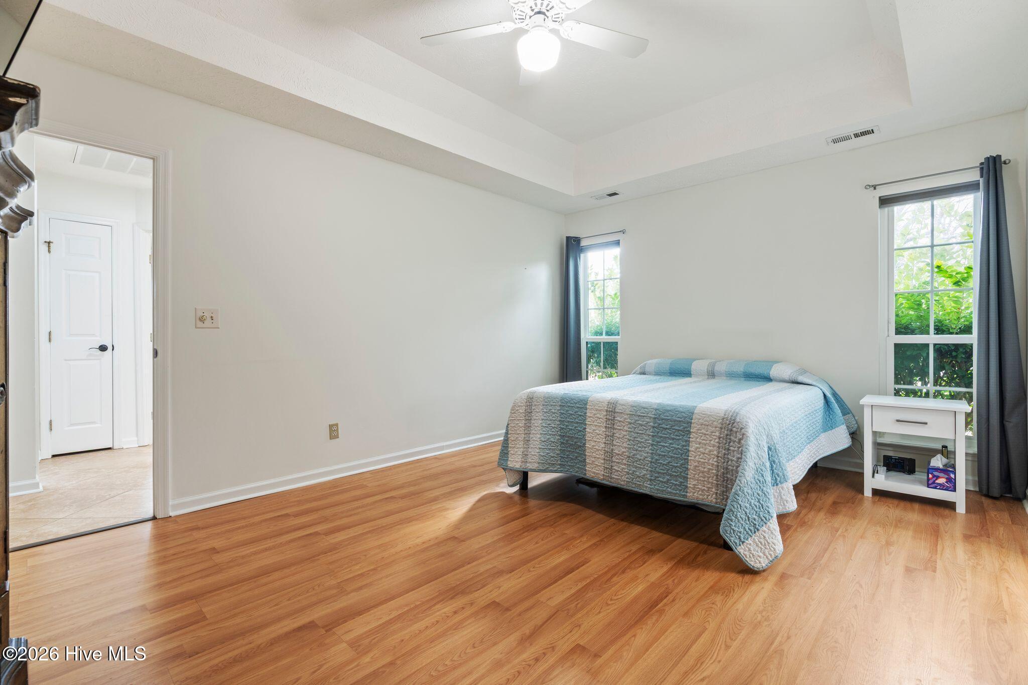 100550579 | Photo 22