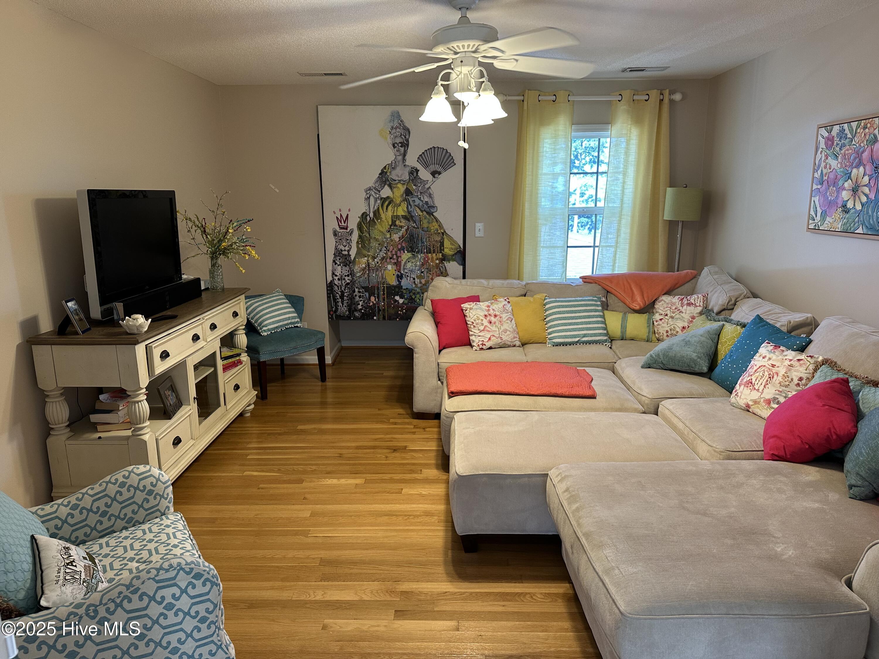 100514130 | Photo 84