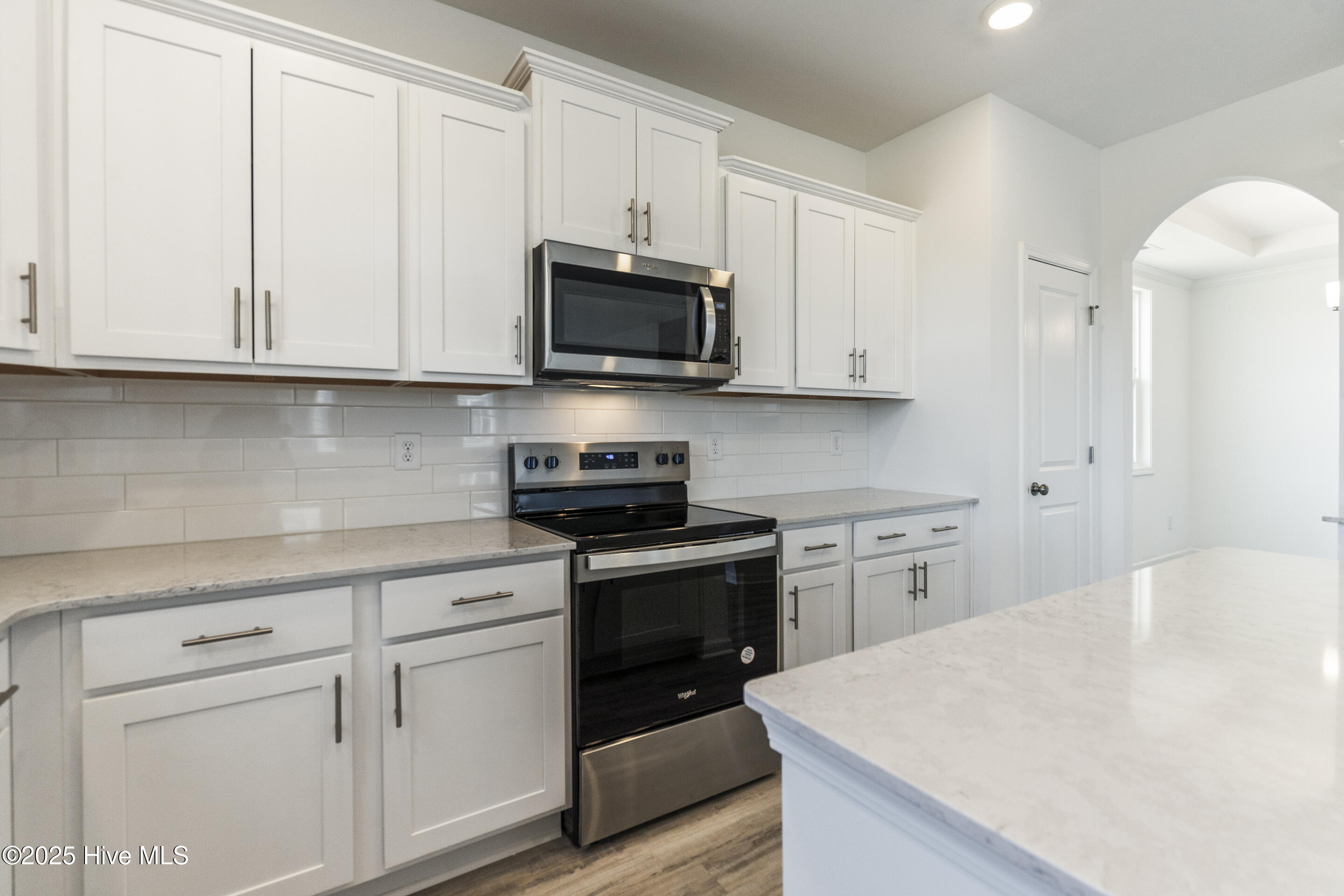 100486193 | Photo 21