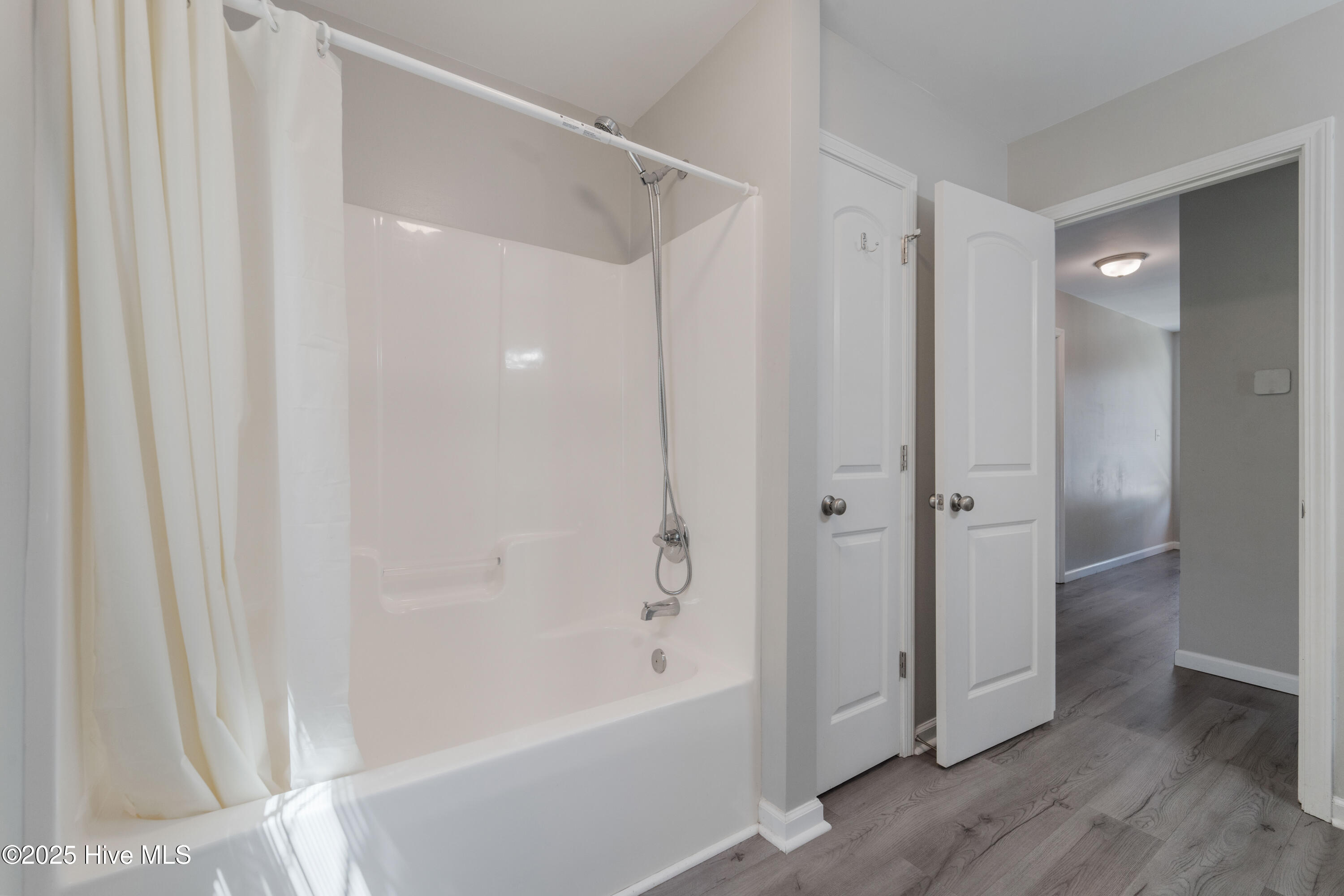 100529060 | Photo 39