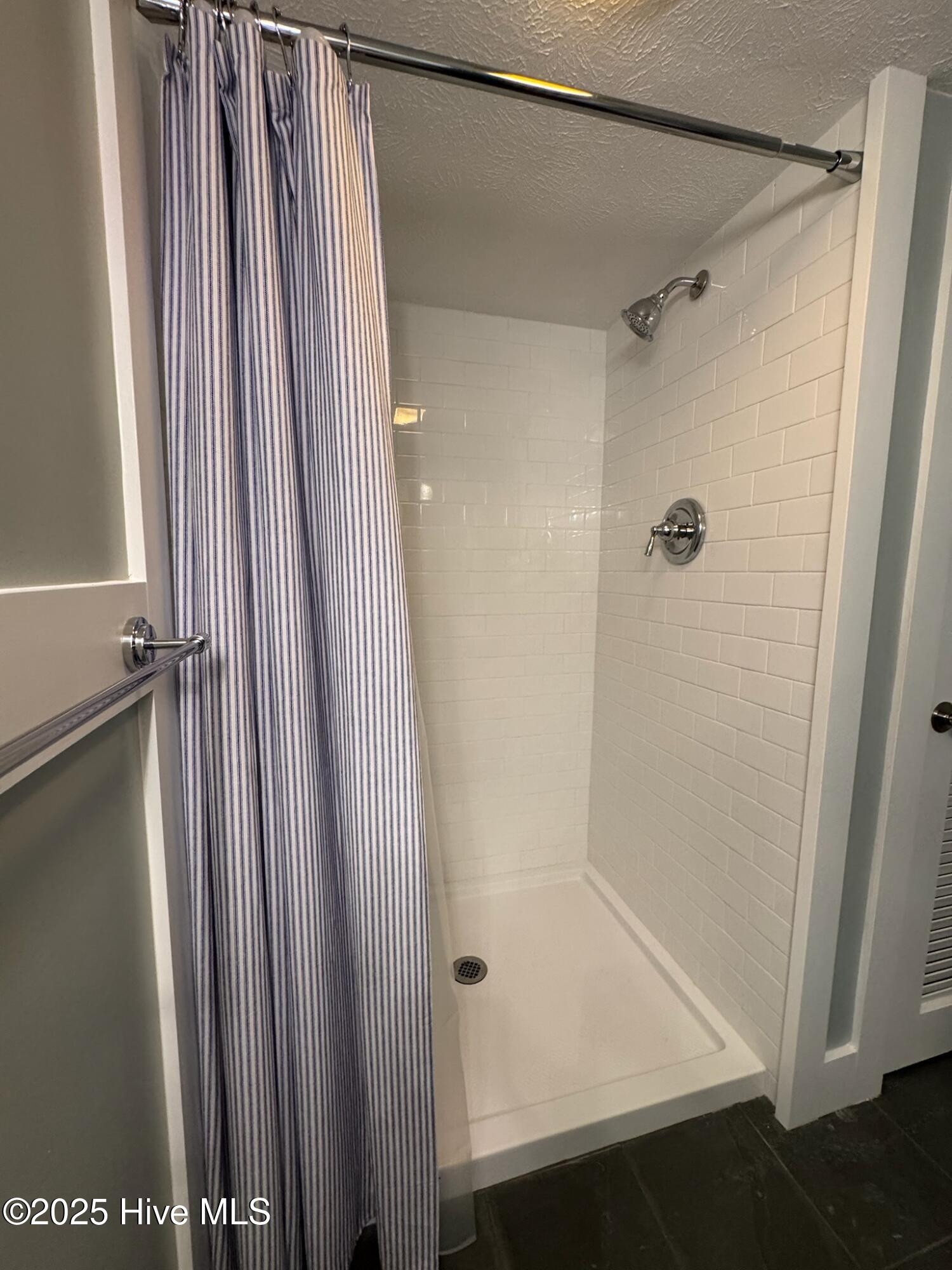 100543685 | Photo 12