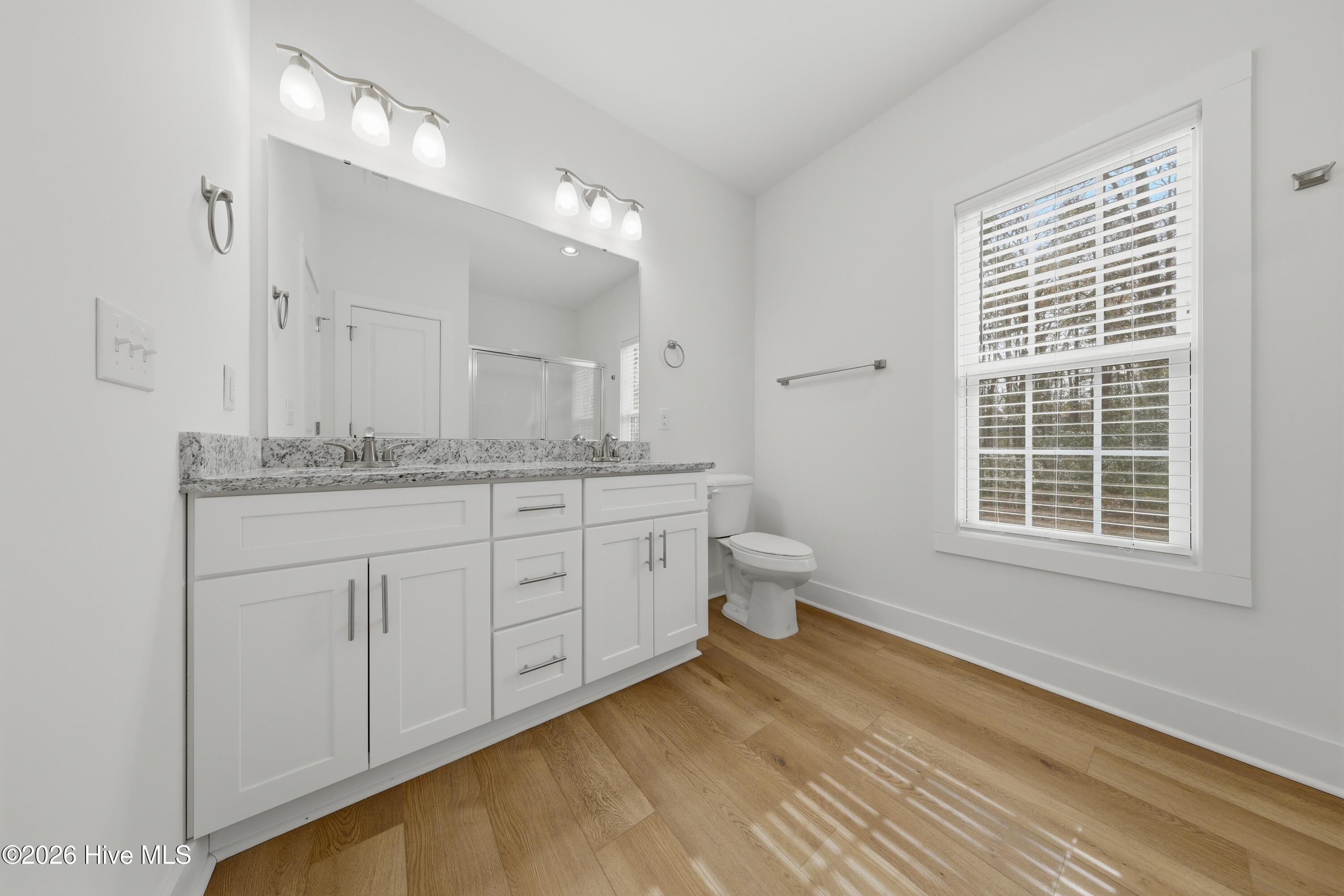 100561503 | Photo 24