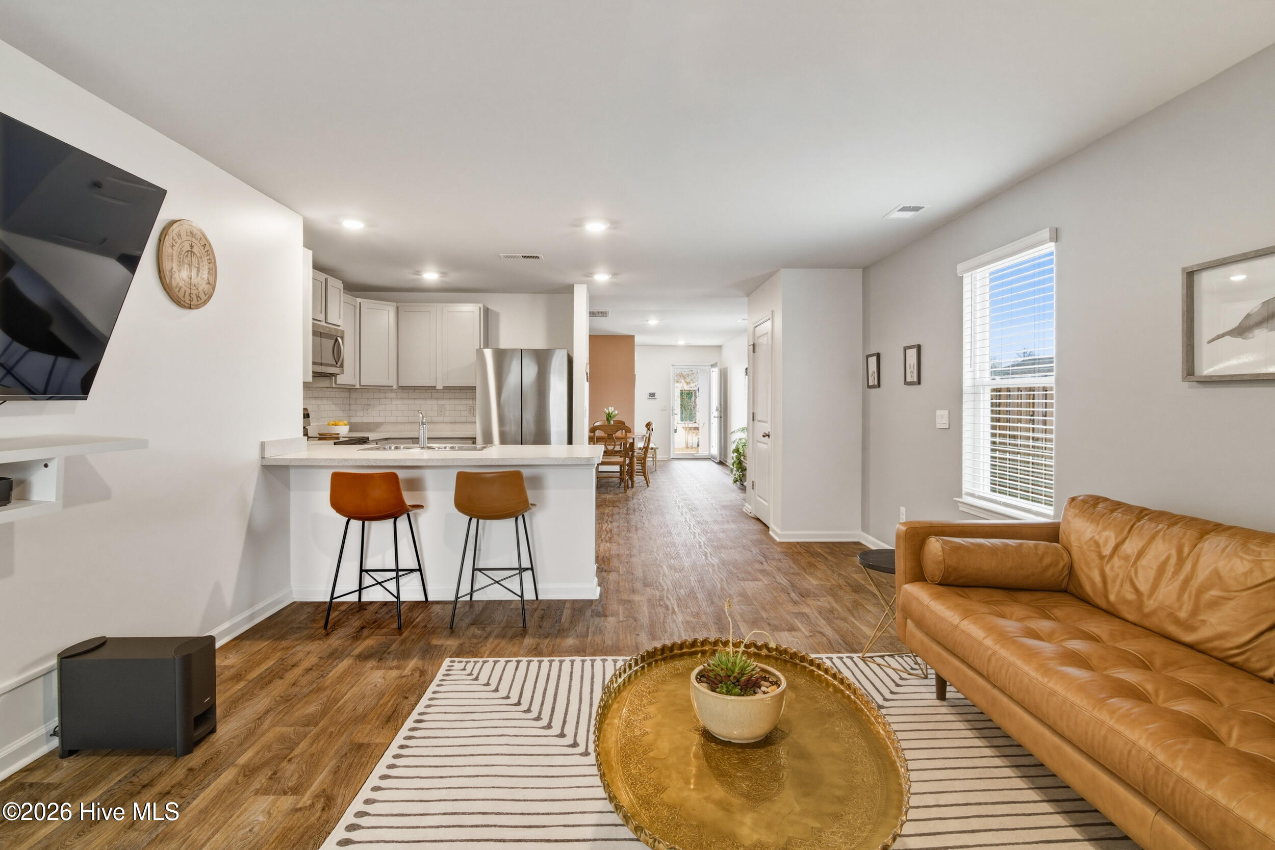 100555979 | Photo 25