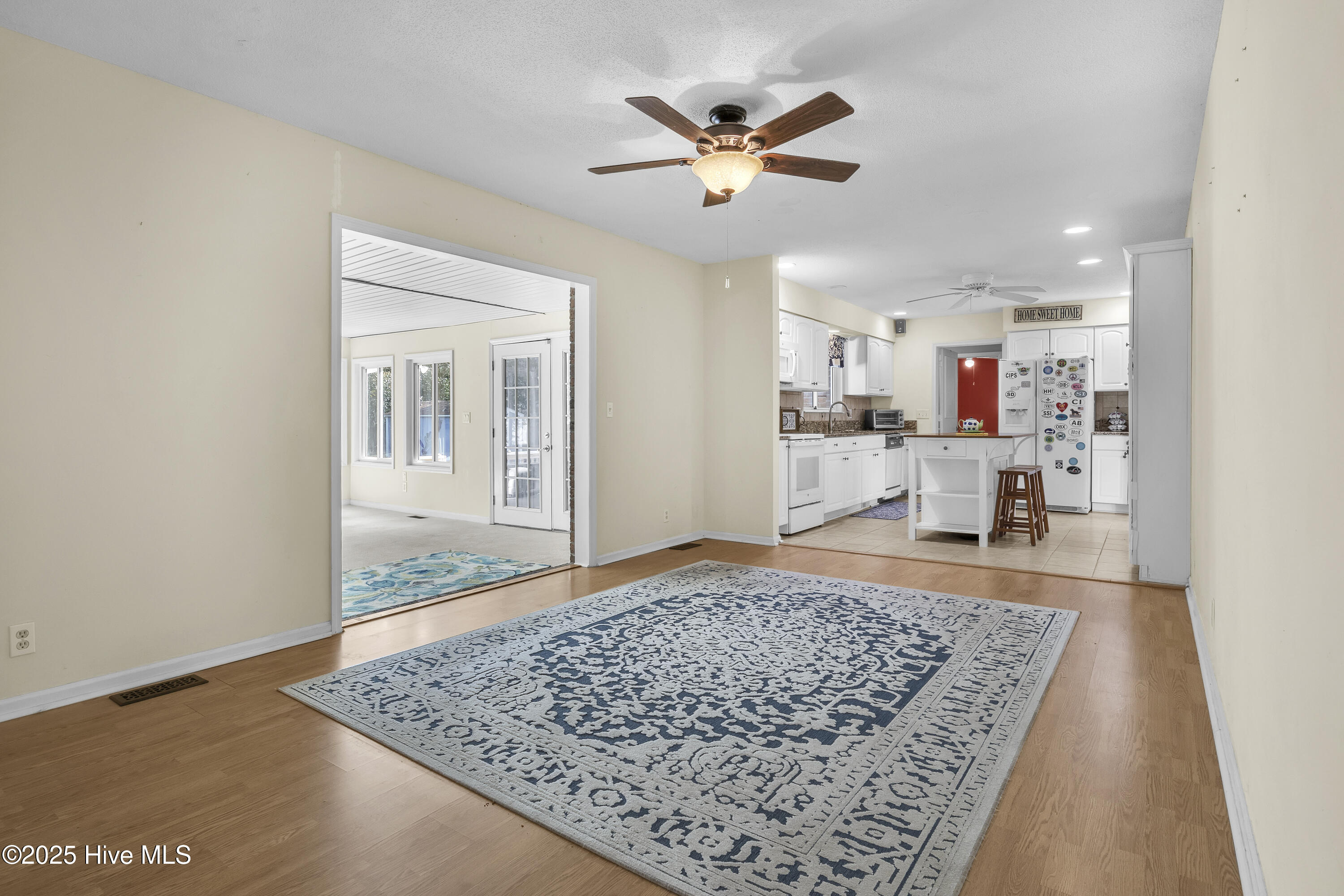 100536846 | Photo 15