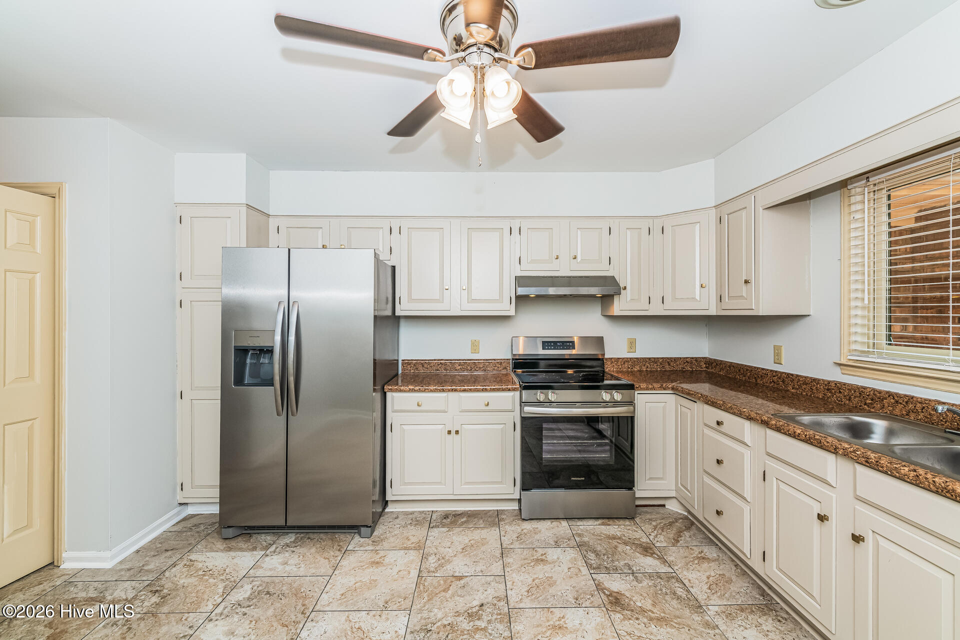 3rd image of 909 Satinwood Ct, Southern Pines, NC 28387 | MLS# 100598503