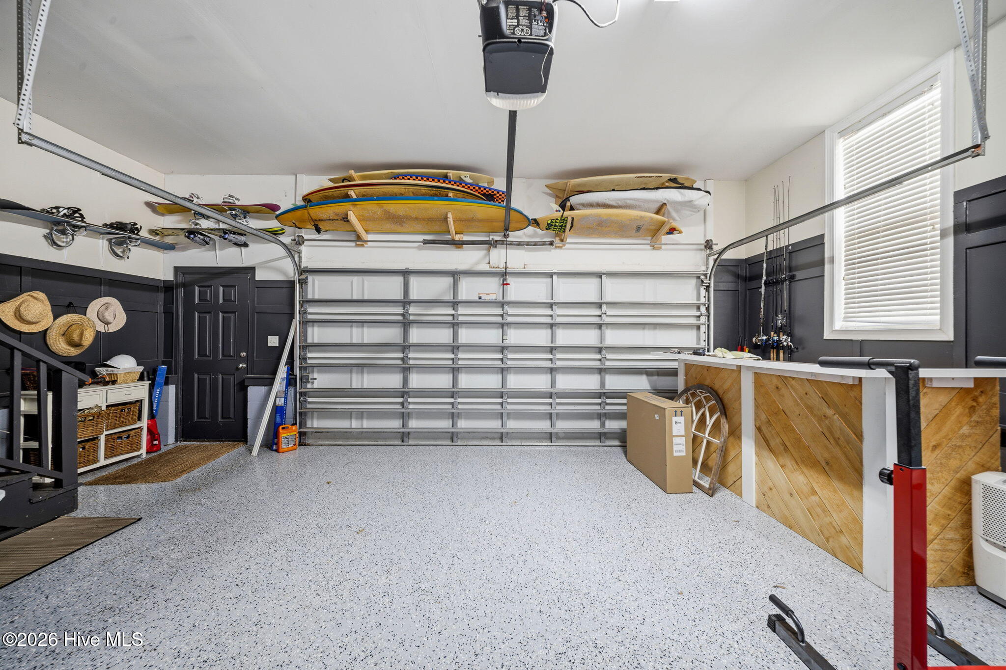 100561515 | Photo 92