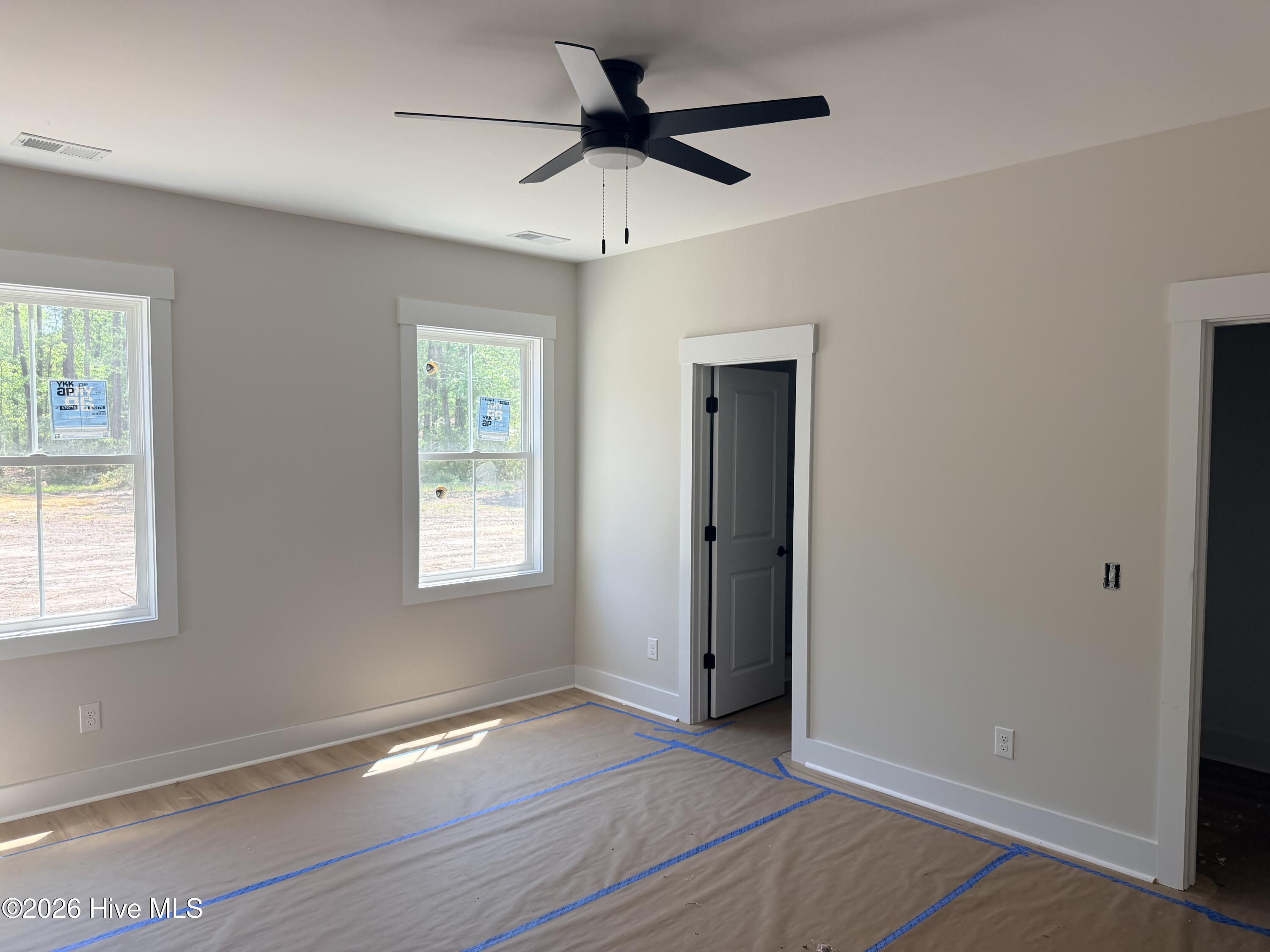 100564210 | Photo 15