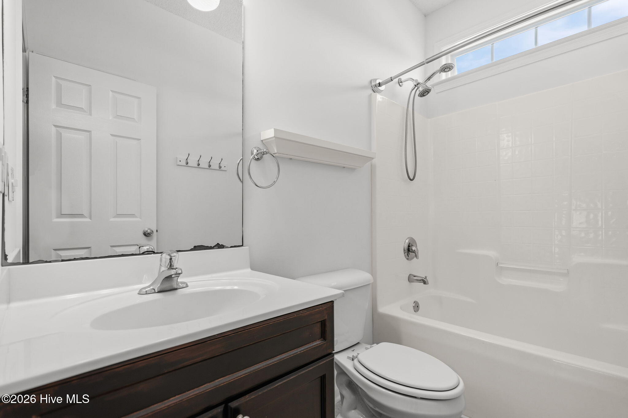 100549107 | Photo 33