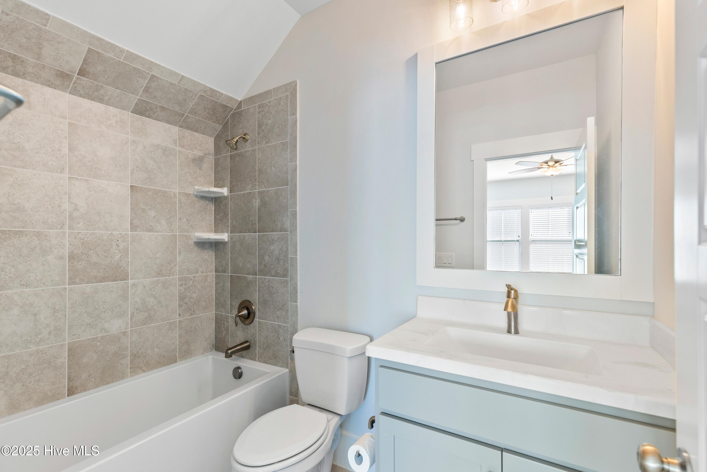 100531261 | Photo 37