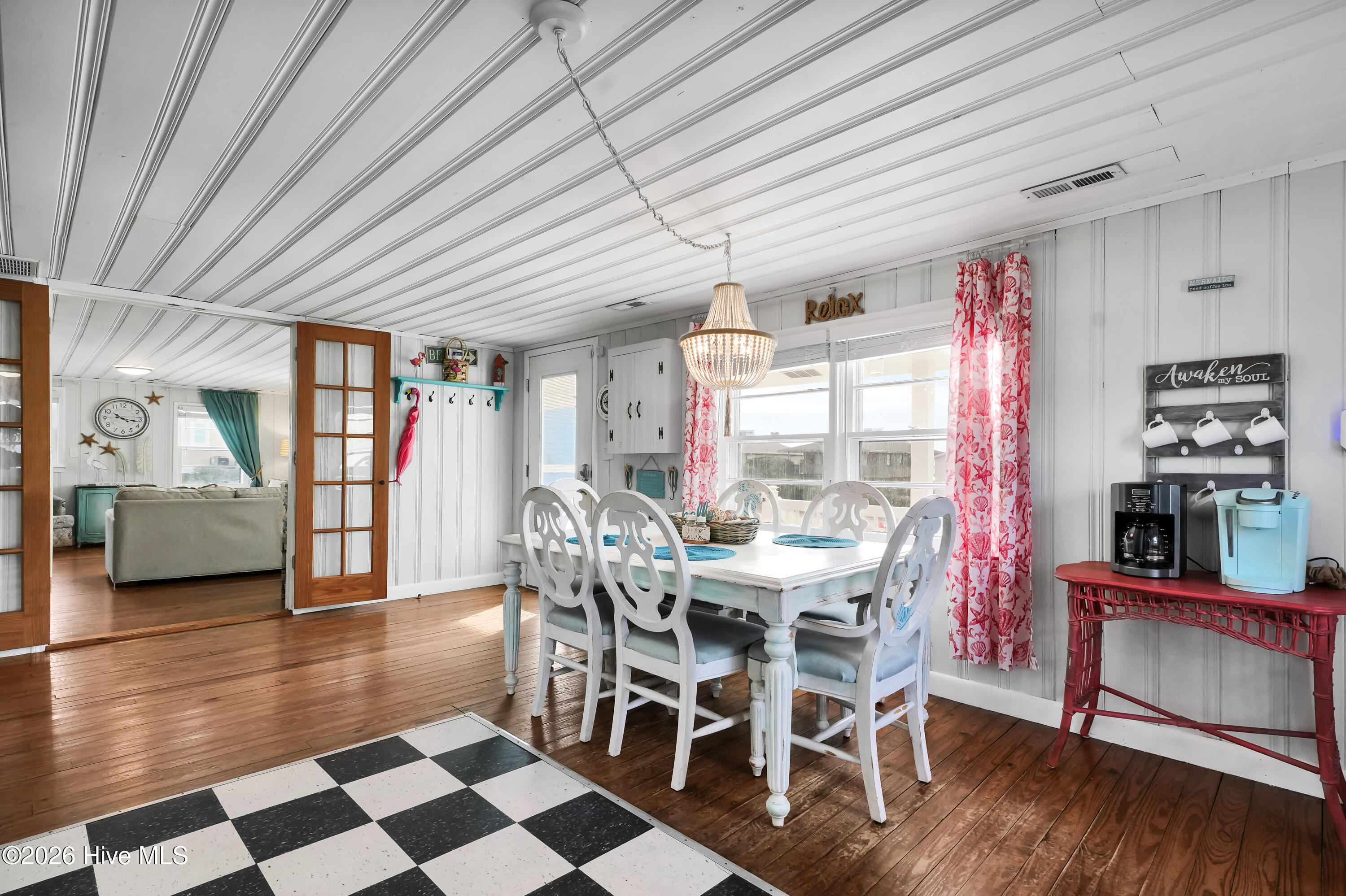 100552516 | Photo 17