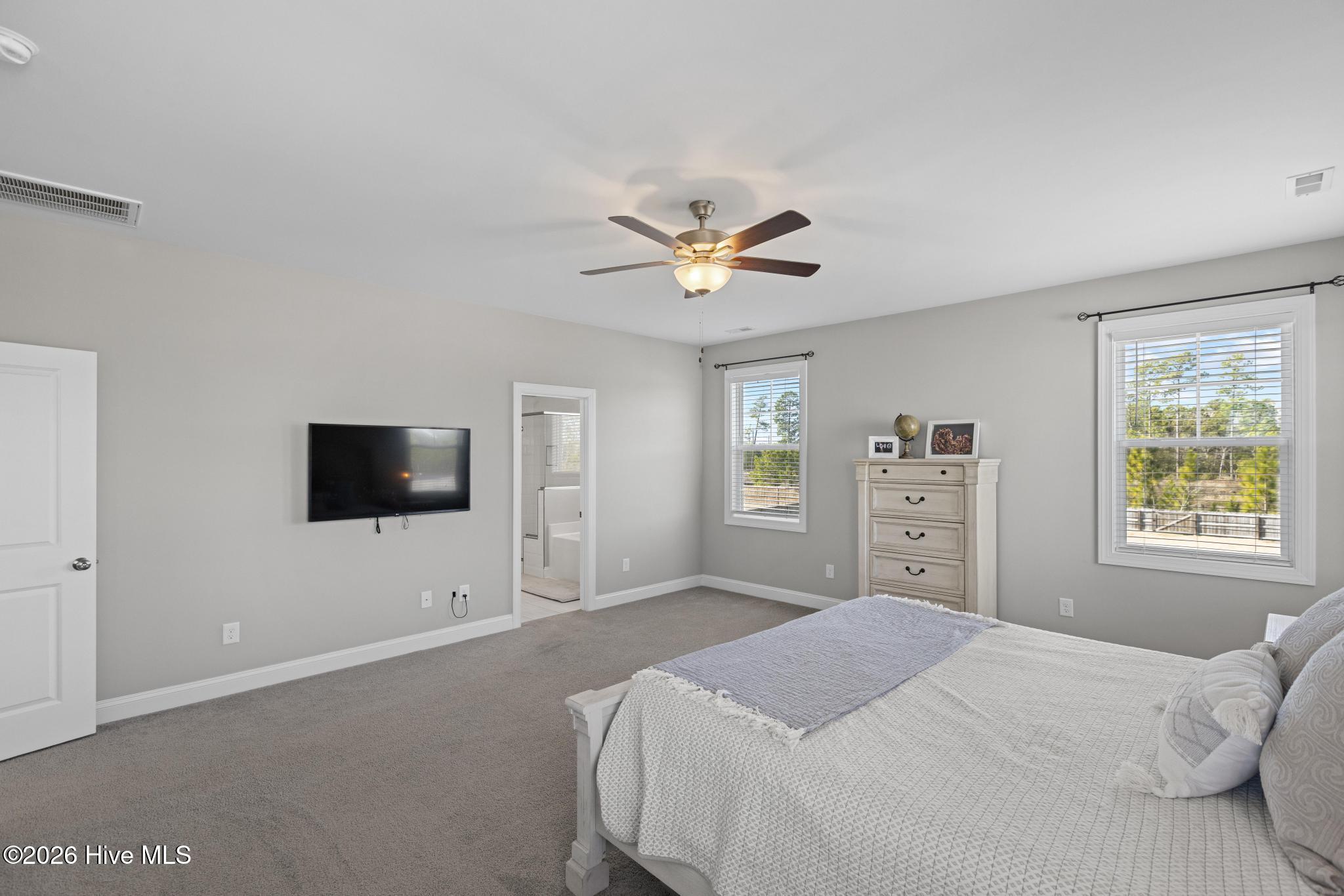 100557095 | Photo 32