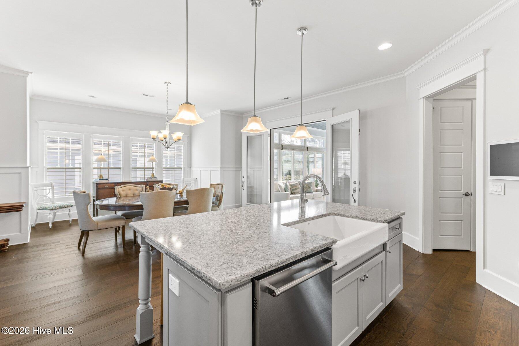 100550538 | Photo 25