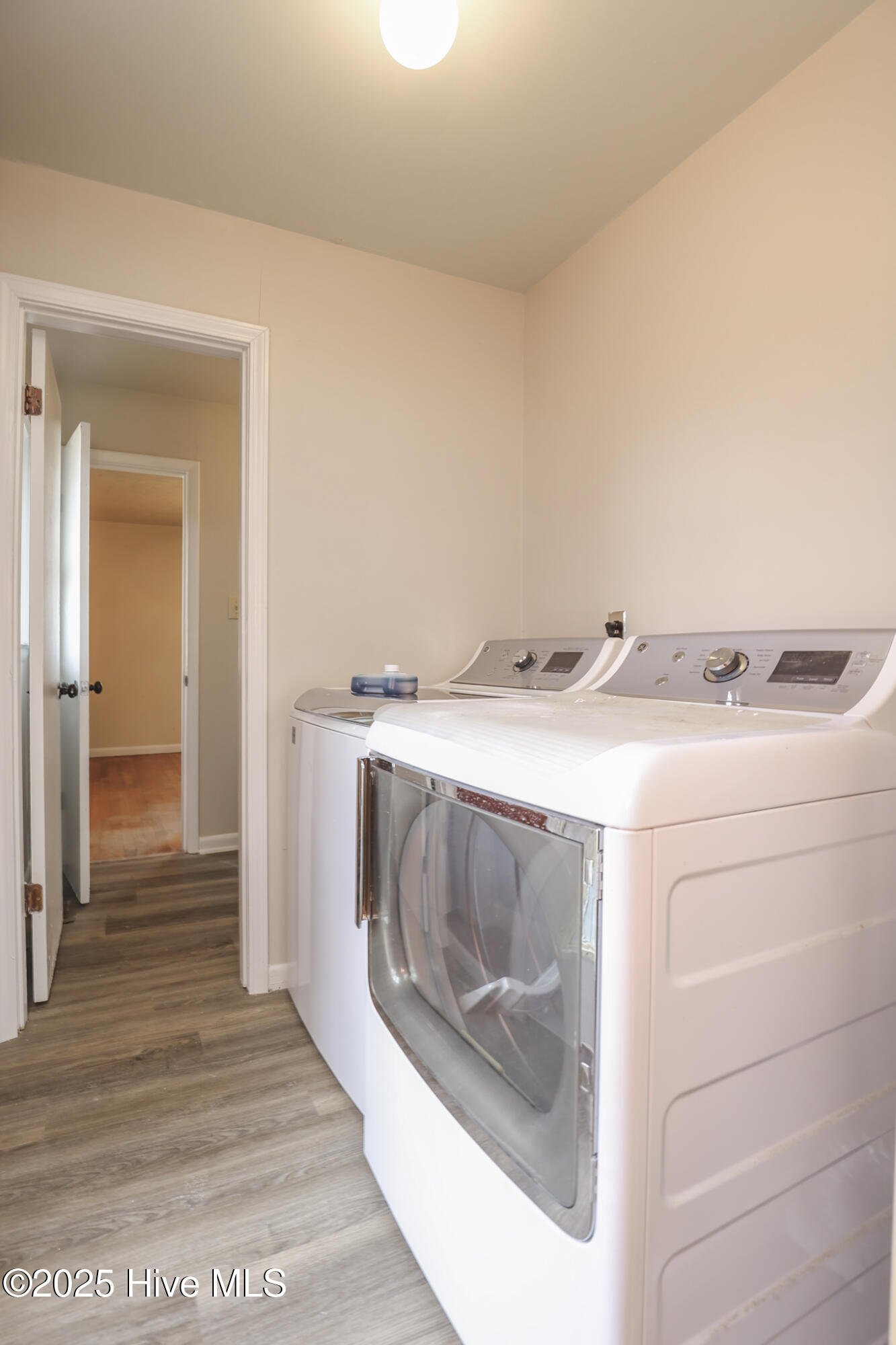 100553205 | Photo 31