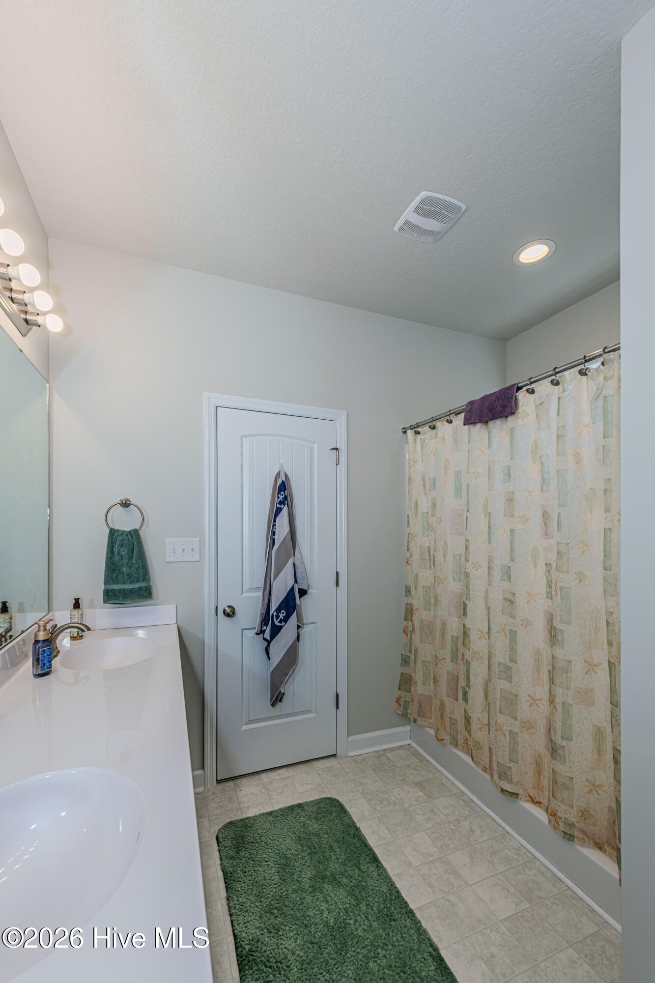 100565496 | Photo 22