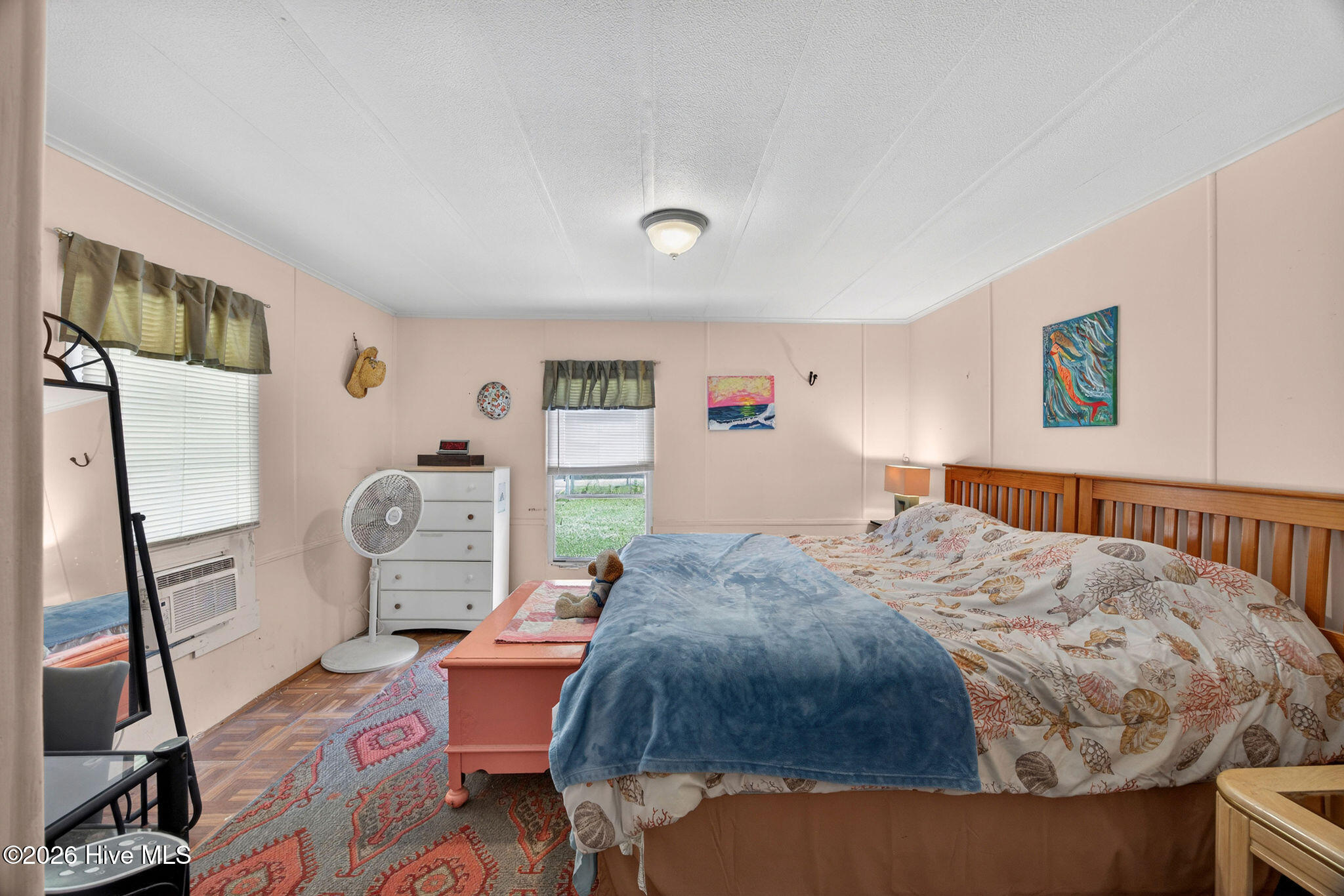 100566333 | Photo 23