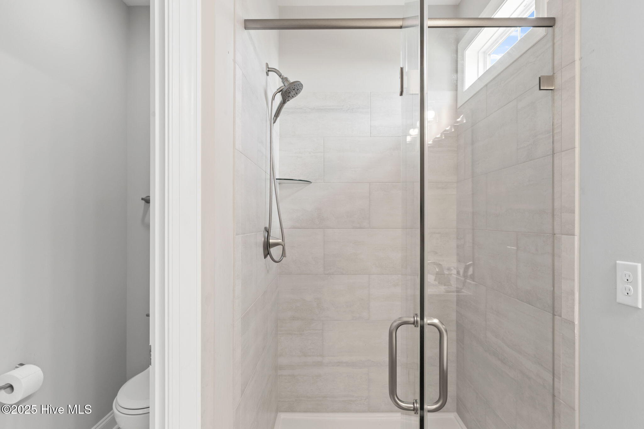 100535167 | Photo 11