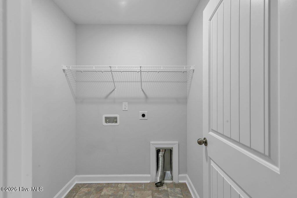 100558571 | Photo 16