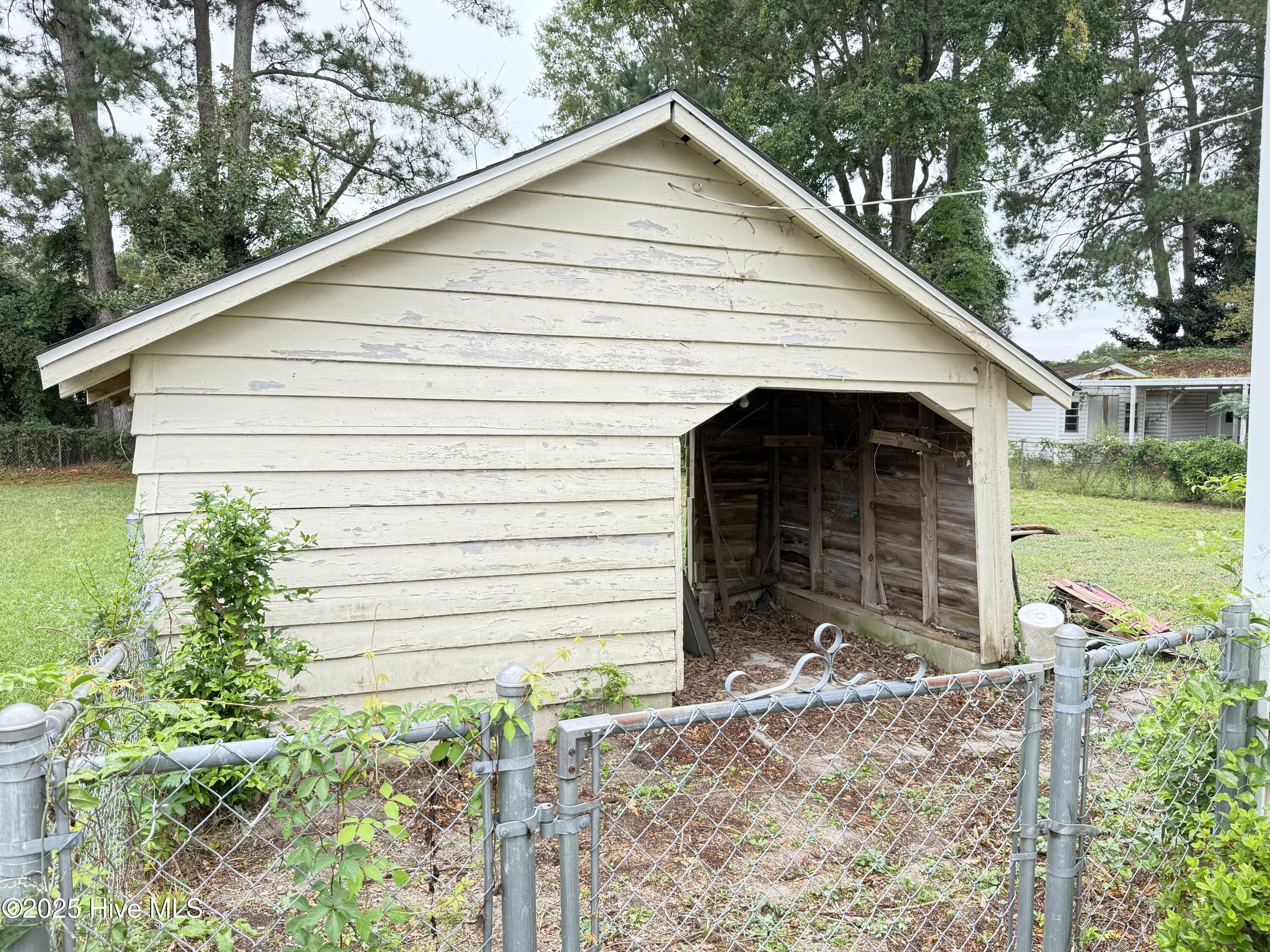 Homes for sale in Mount Olive, NC | 513 Steele St, Mount Olive, NC 28365 | MLS# 100529962