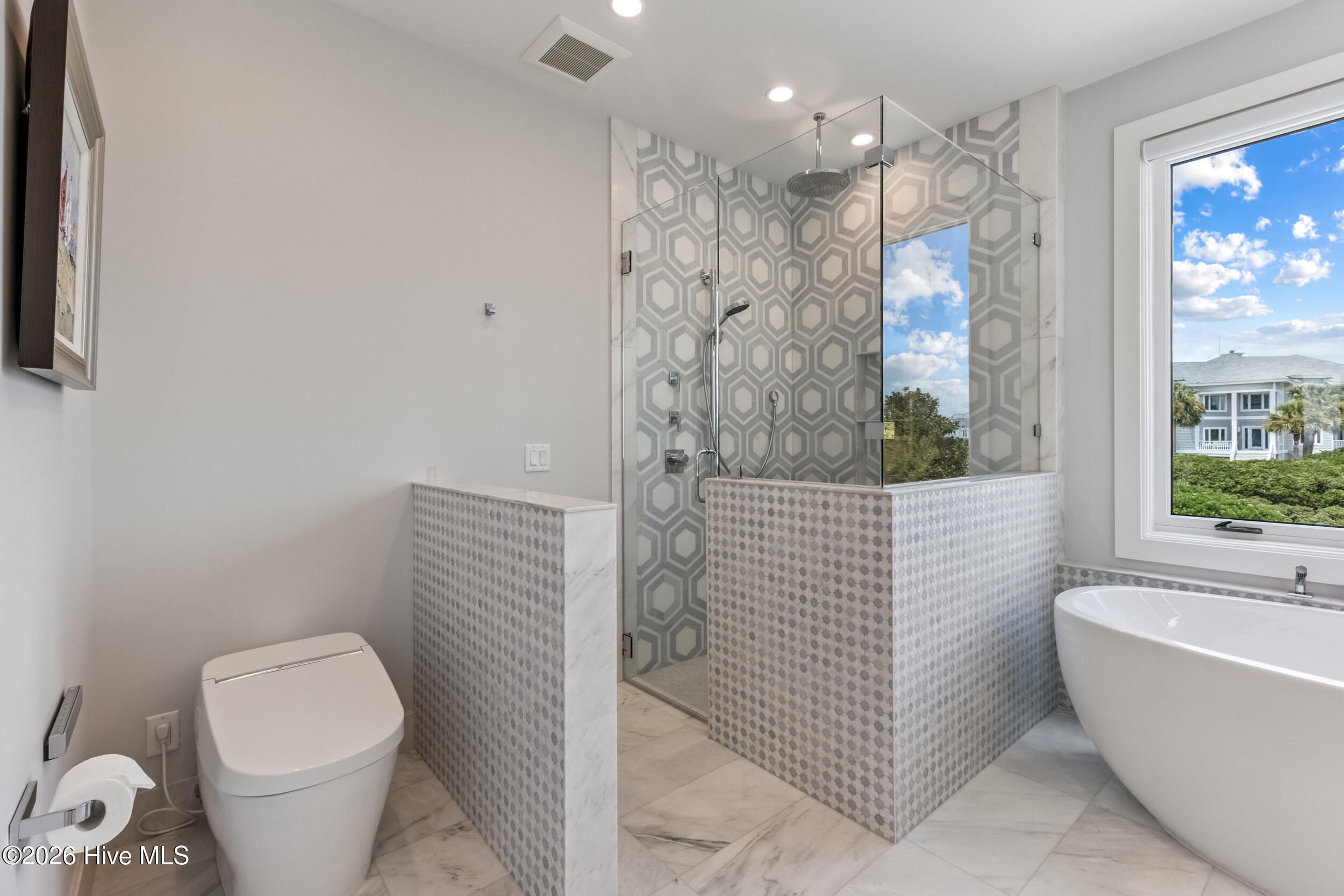 100560711 | Photo 29