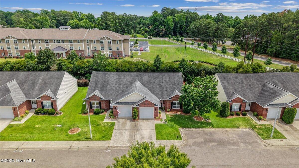 11-104 Oxford Dr-11