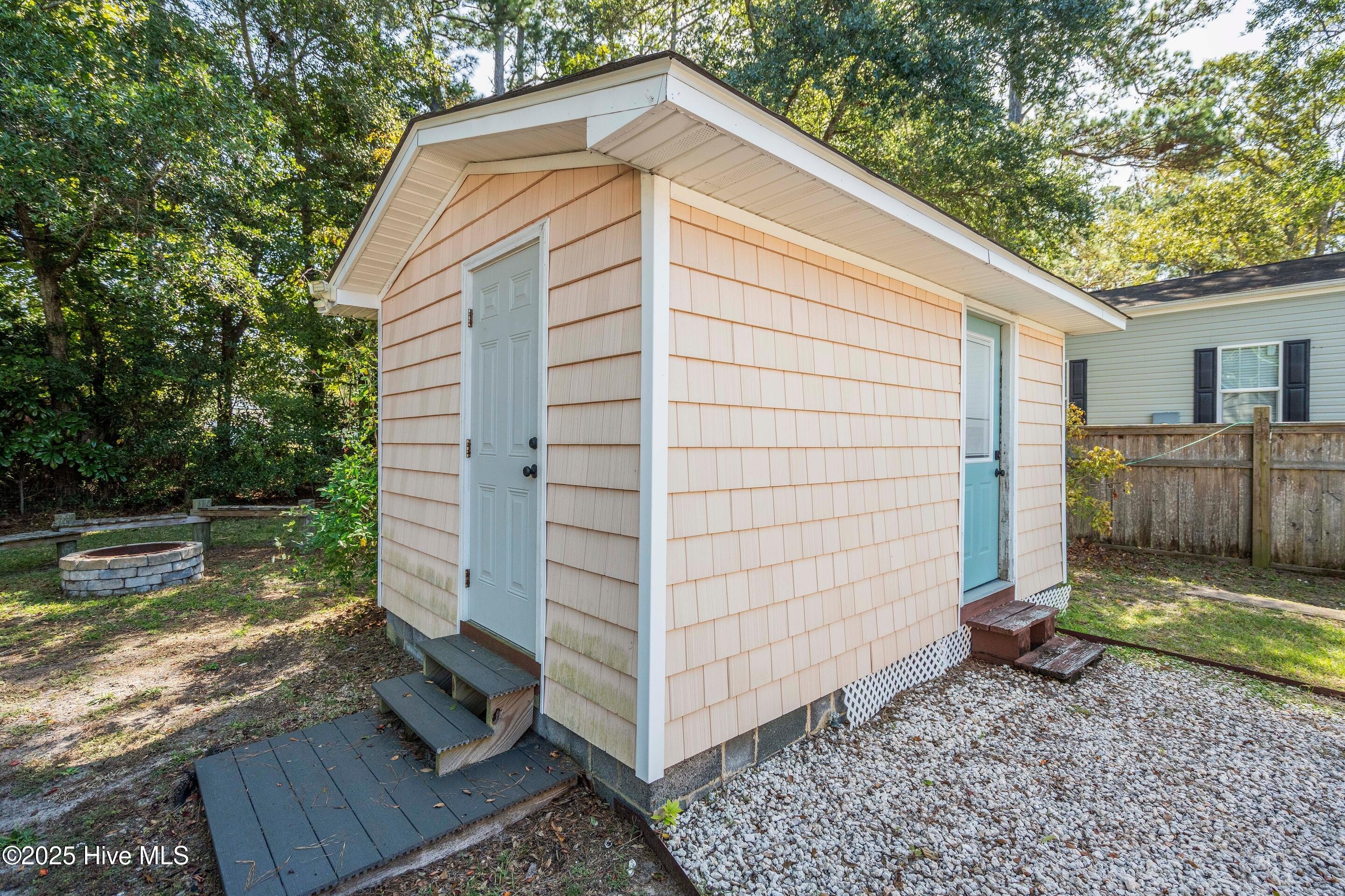 100535367 | Photo 18