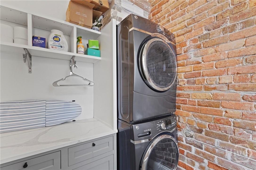 415 Whitaker Street, Savannah, GA, 31401