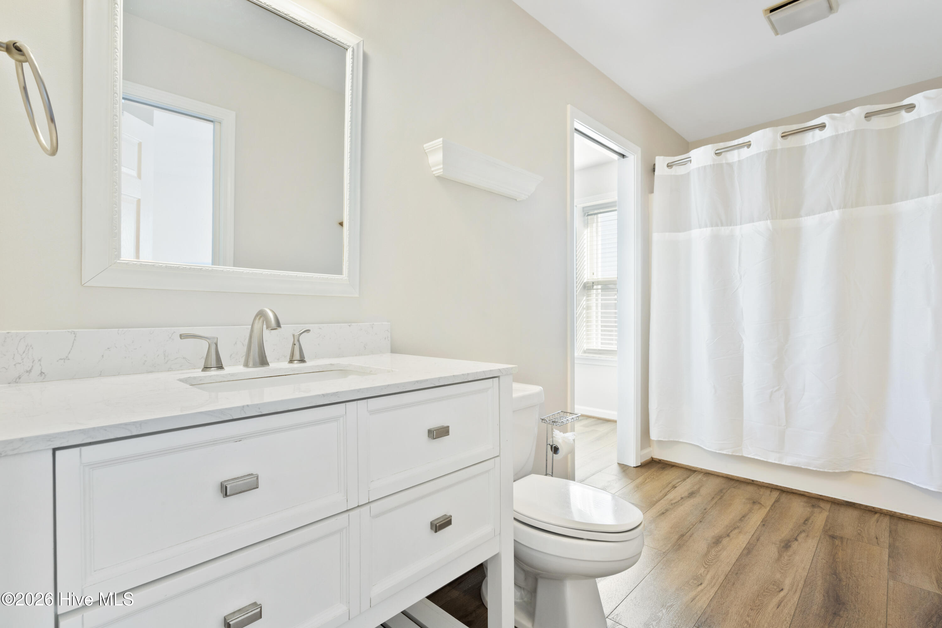 100549941 | Photo 32