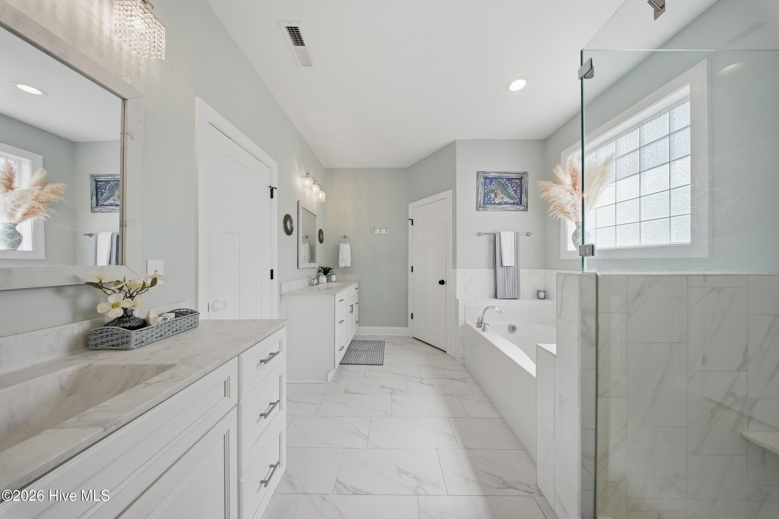 100565388 | Photo 39