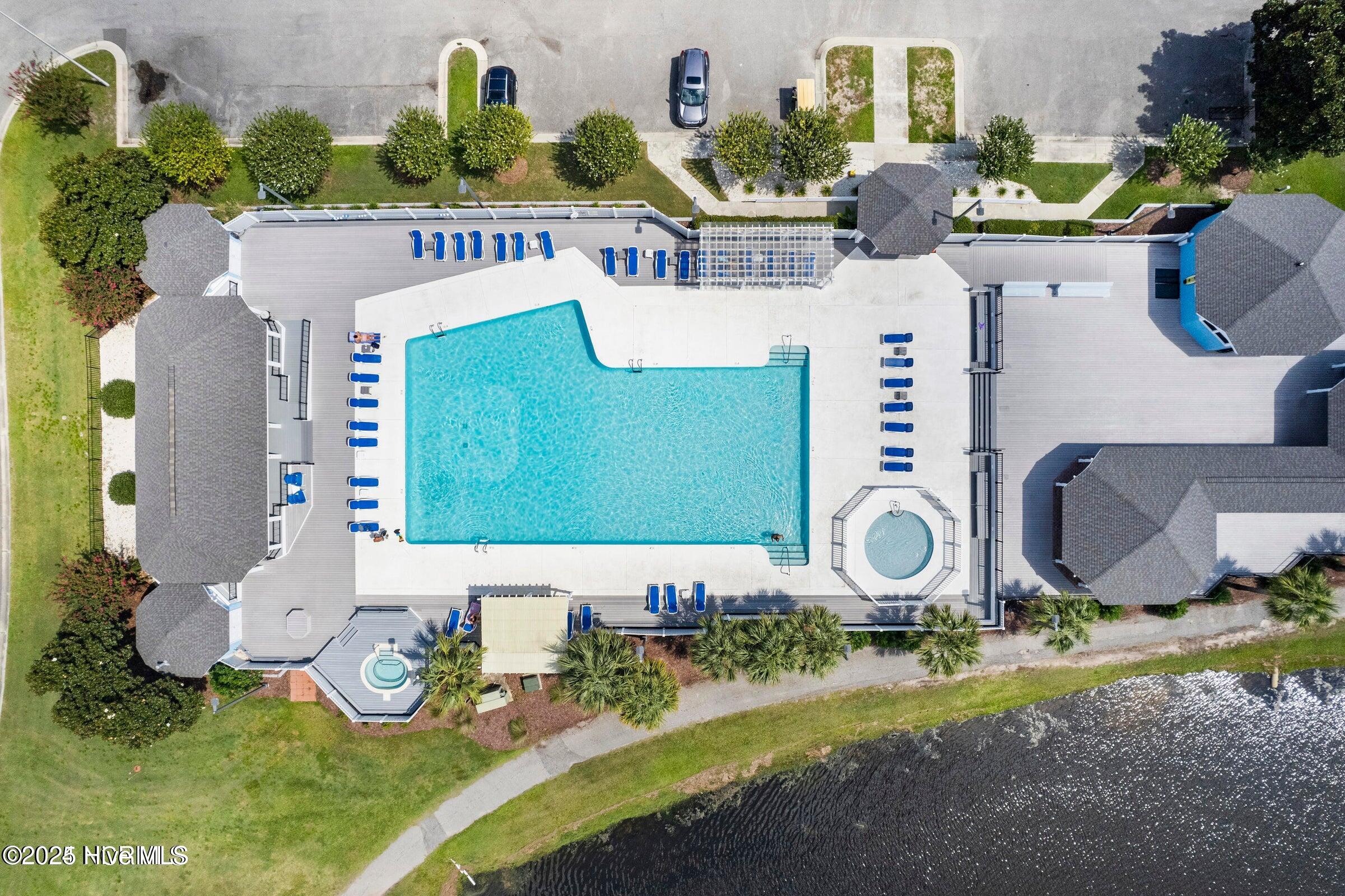 2059 Greenside Manor