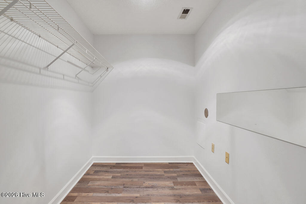 100557409 | Photo 17