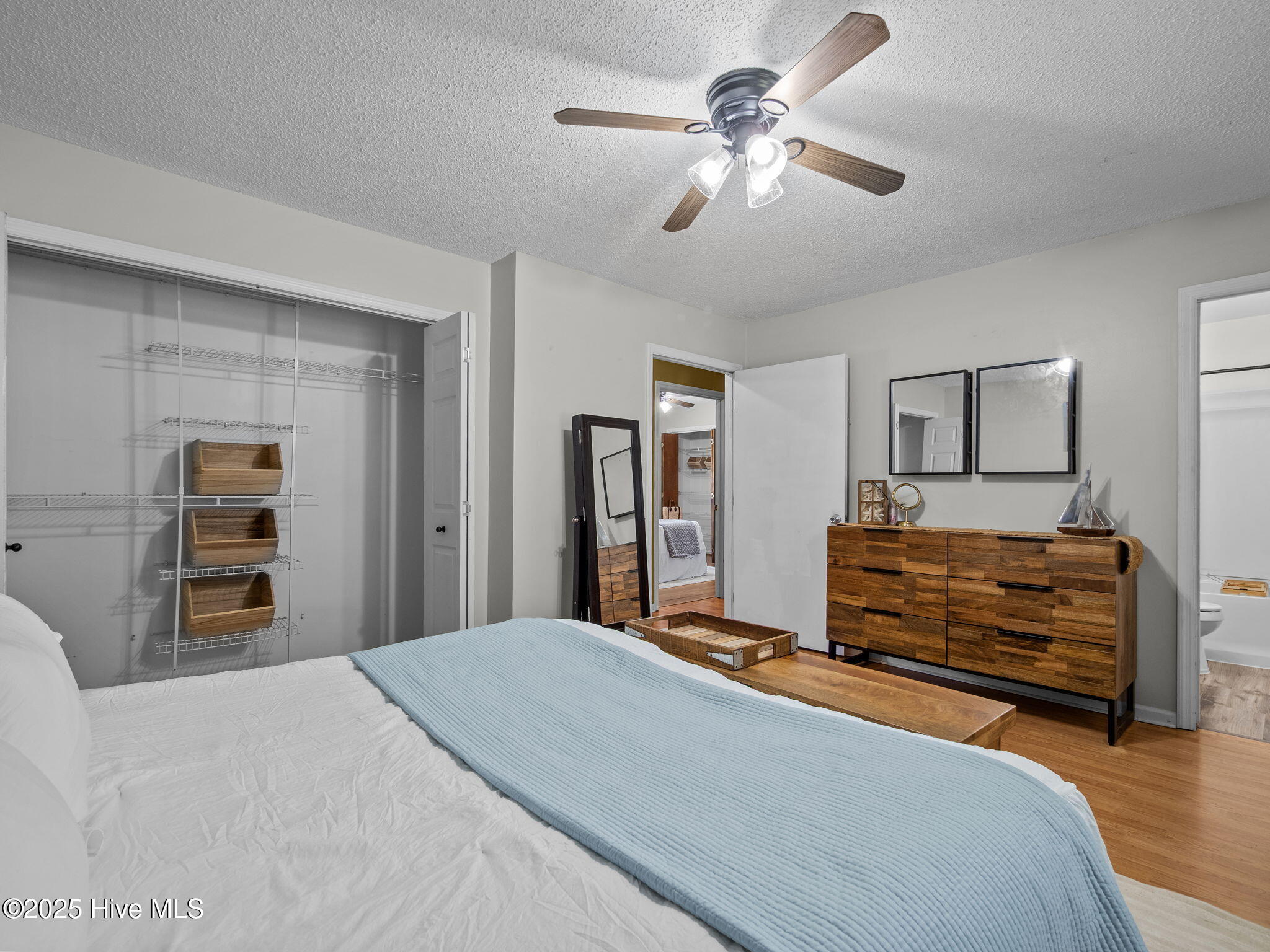 100530751 | Photo 21